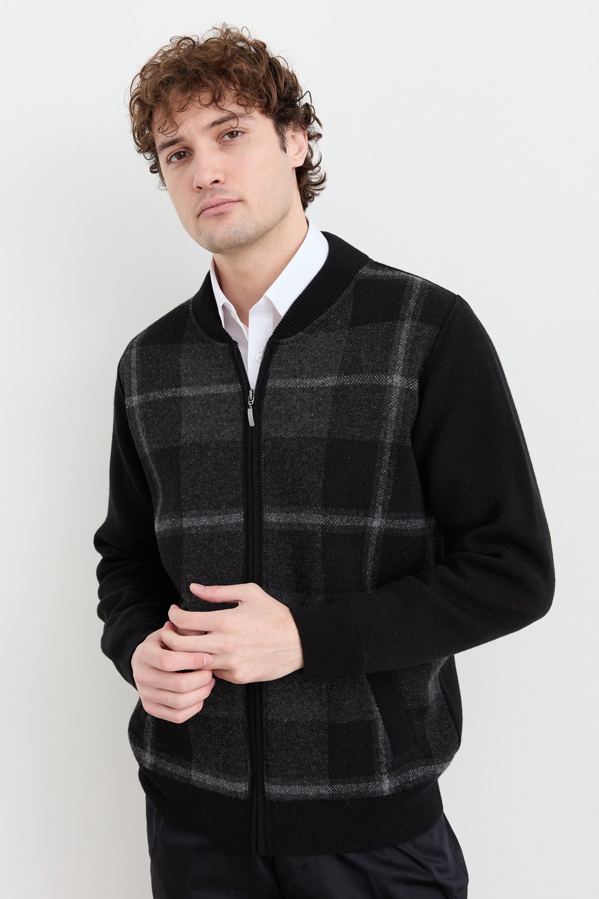 22552Erkek Hakim Yaka Kareli Pike Dokuma Mont Siyah