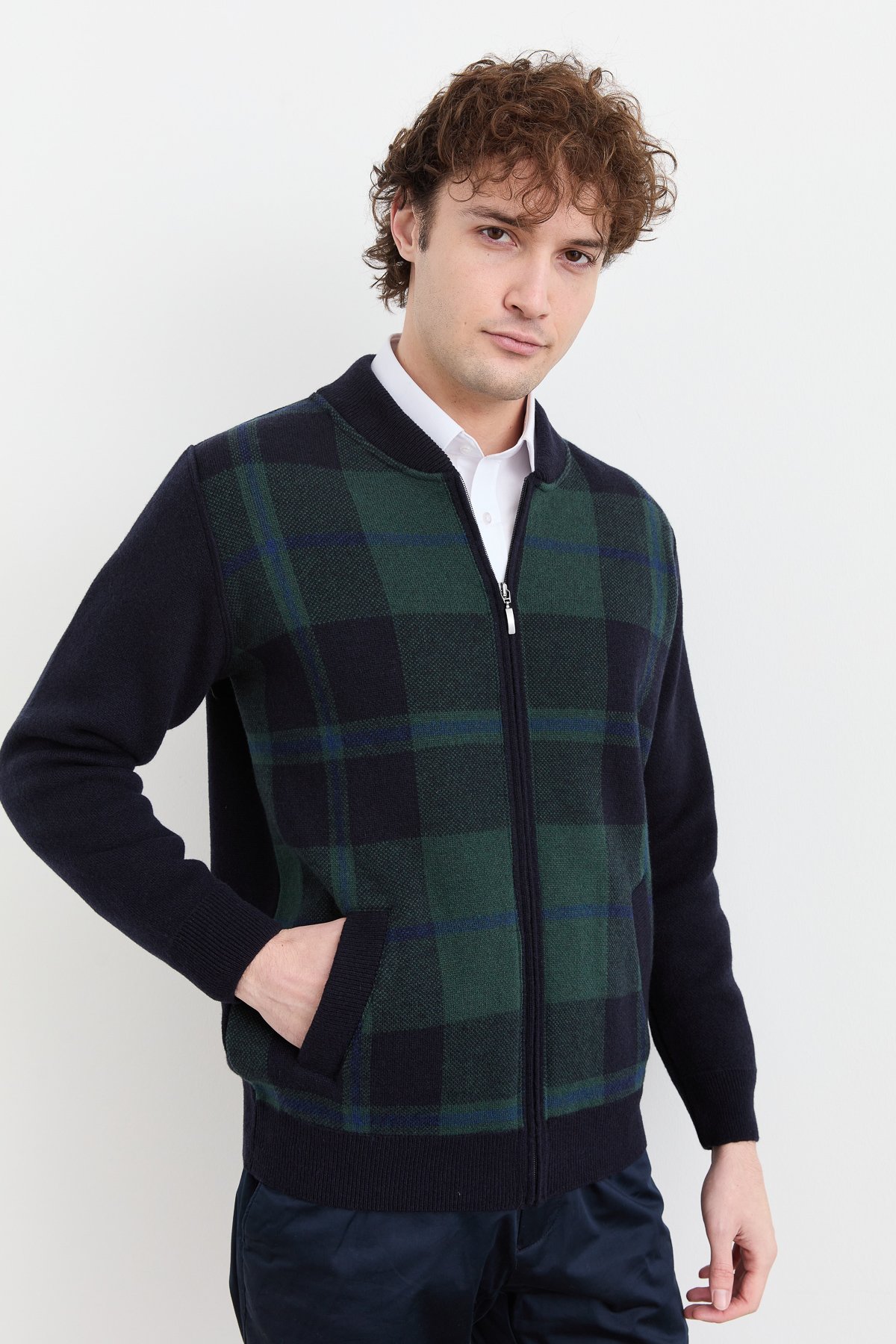 22552Erkek Hakim Yaka Kareli Pike Dokuma Mont K.Lacivert