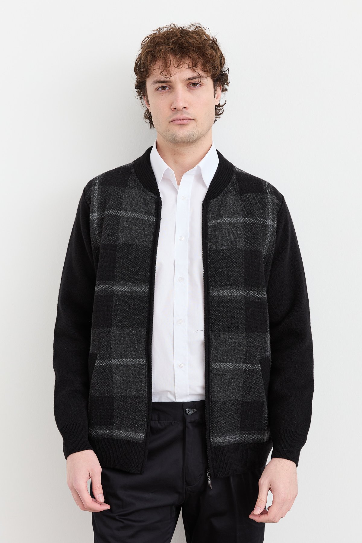 22552Erkek Hakim Yaka Kareli Pike Dokuma Mont Siyah