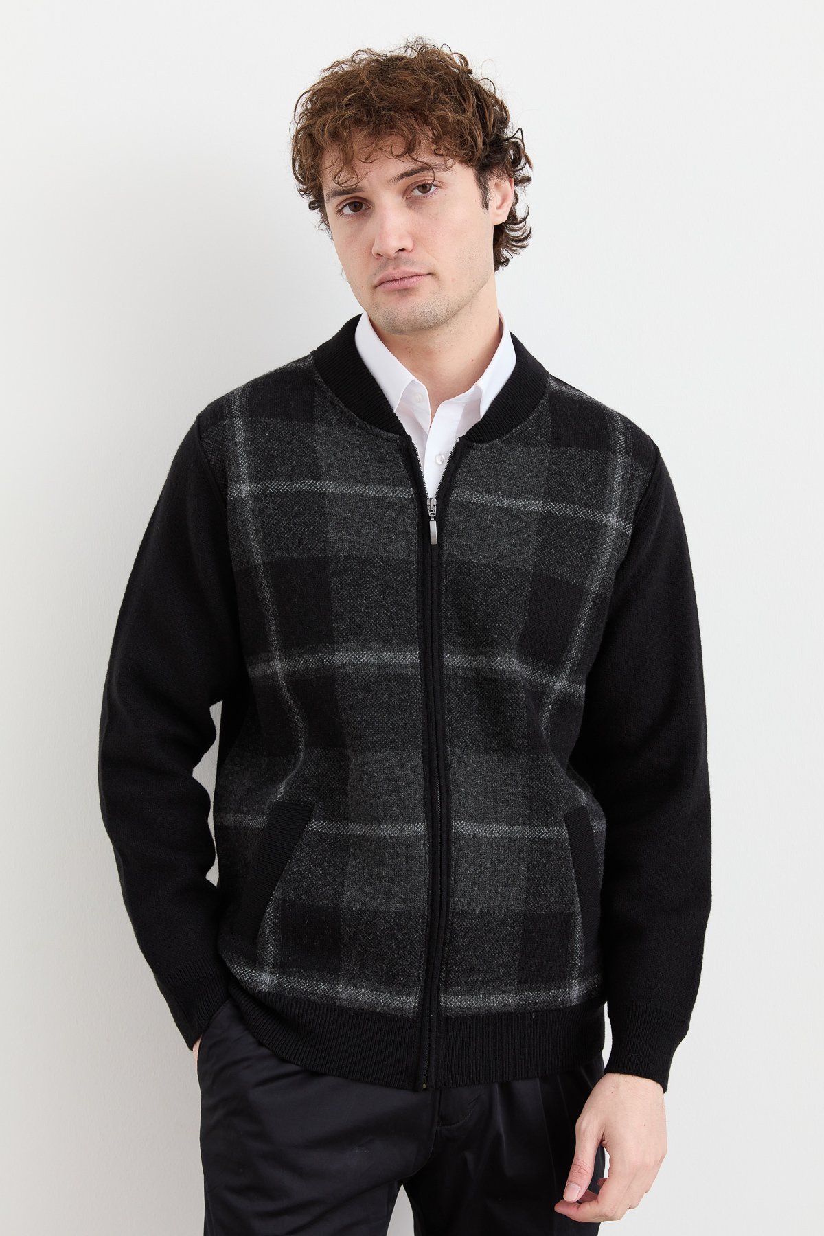 22552Erkek Hakim Yaka Kareli Pike Dokuma Mont Siyah