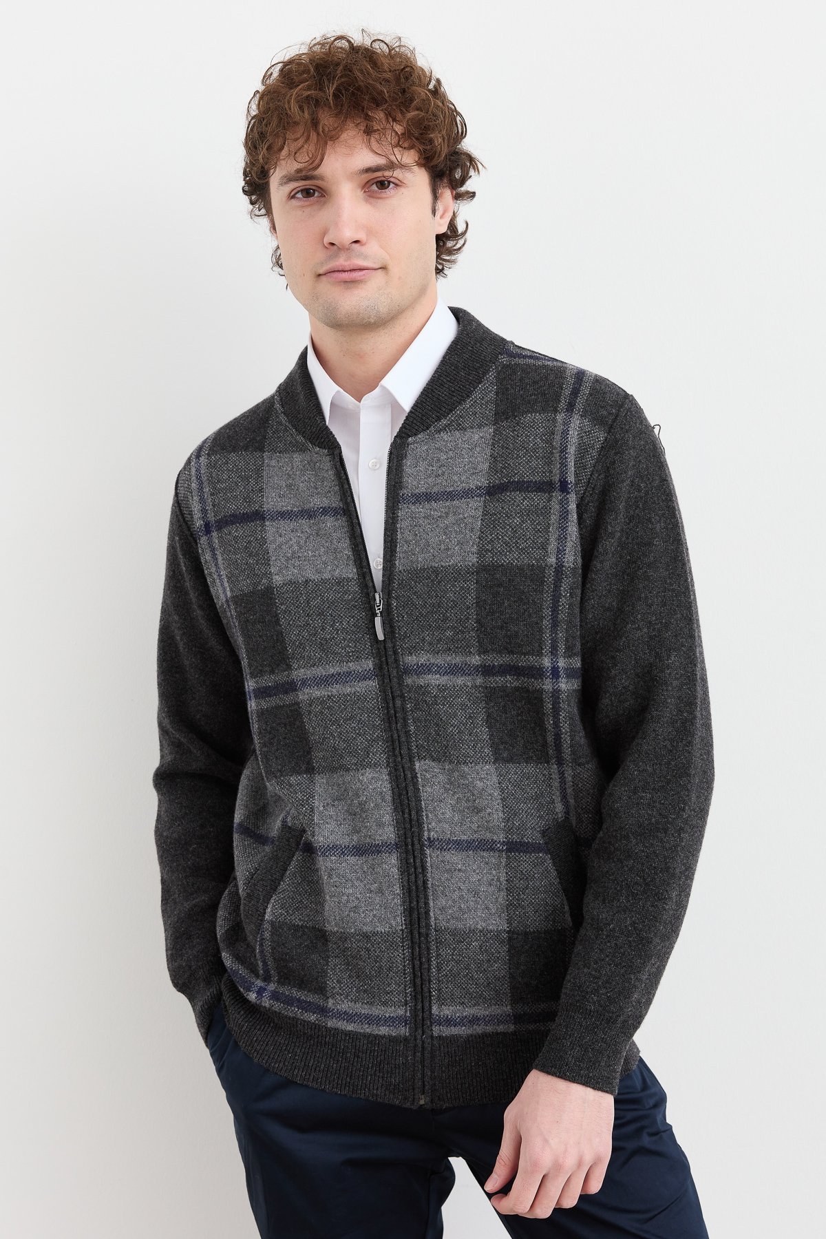 22552Erkek Hakim Yaka Kareli Pike Dokuma Mont K.Füme