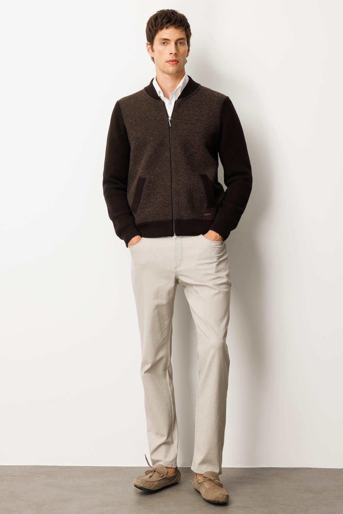 25550Erkek Hakim Yaka Önü Keçe Triko Mont K.Kahve