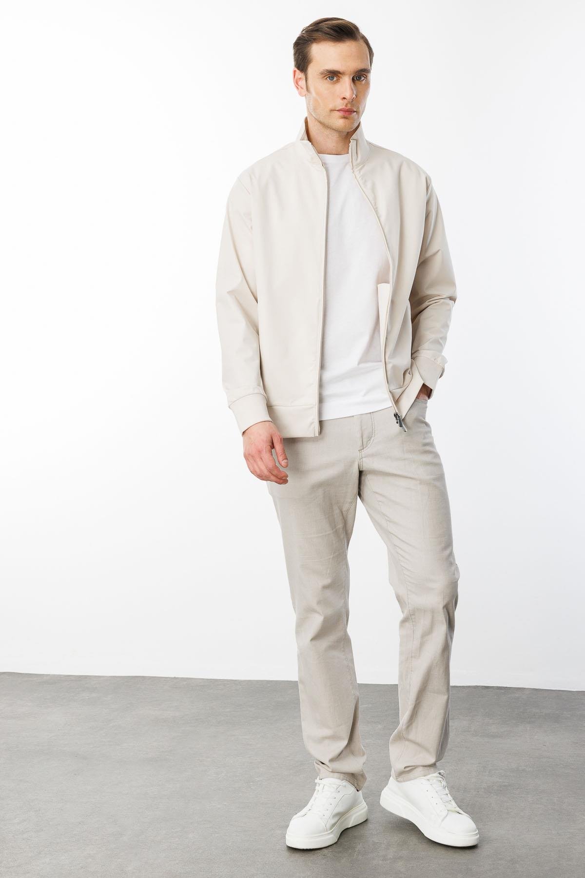 25441Erkek Hakim Yaka Yan Cepli Mont Krem