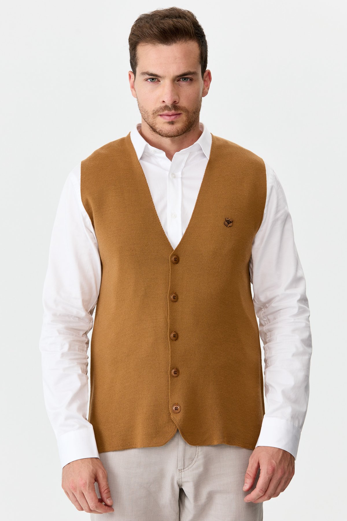 22511Erkek İnce Triko Düz Yelek Camel
