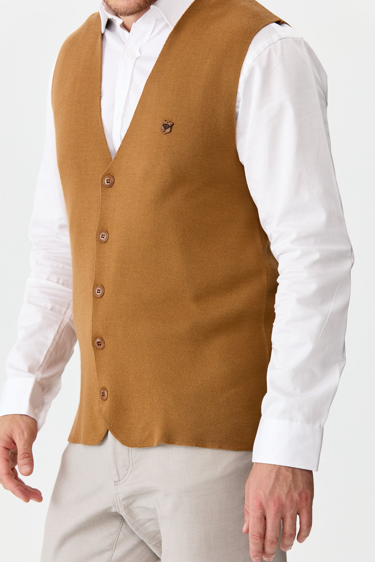 22511Erkek İnce Triko Düz Yelek Camel