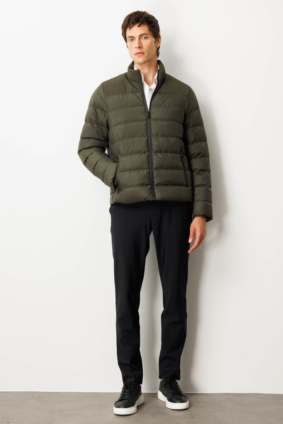 25428Erkek Kapitone Şişme Mont Haki