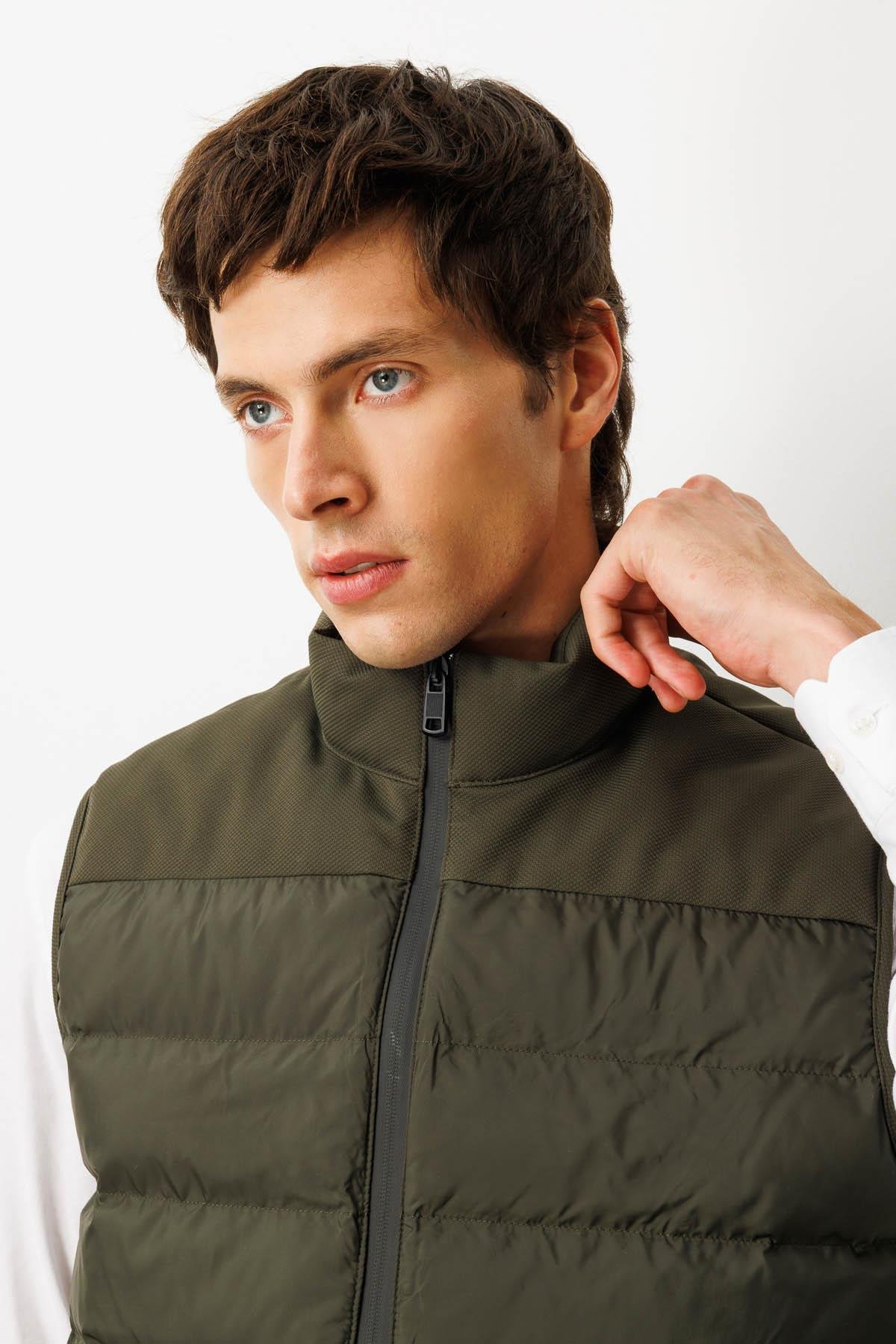 21493Пуховик мужской хаки