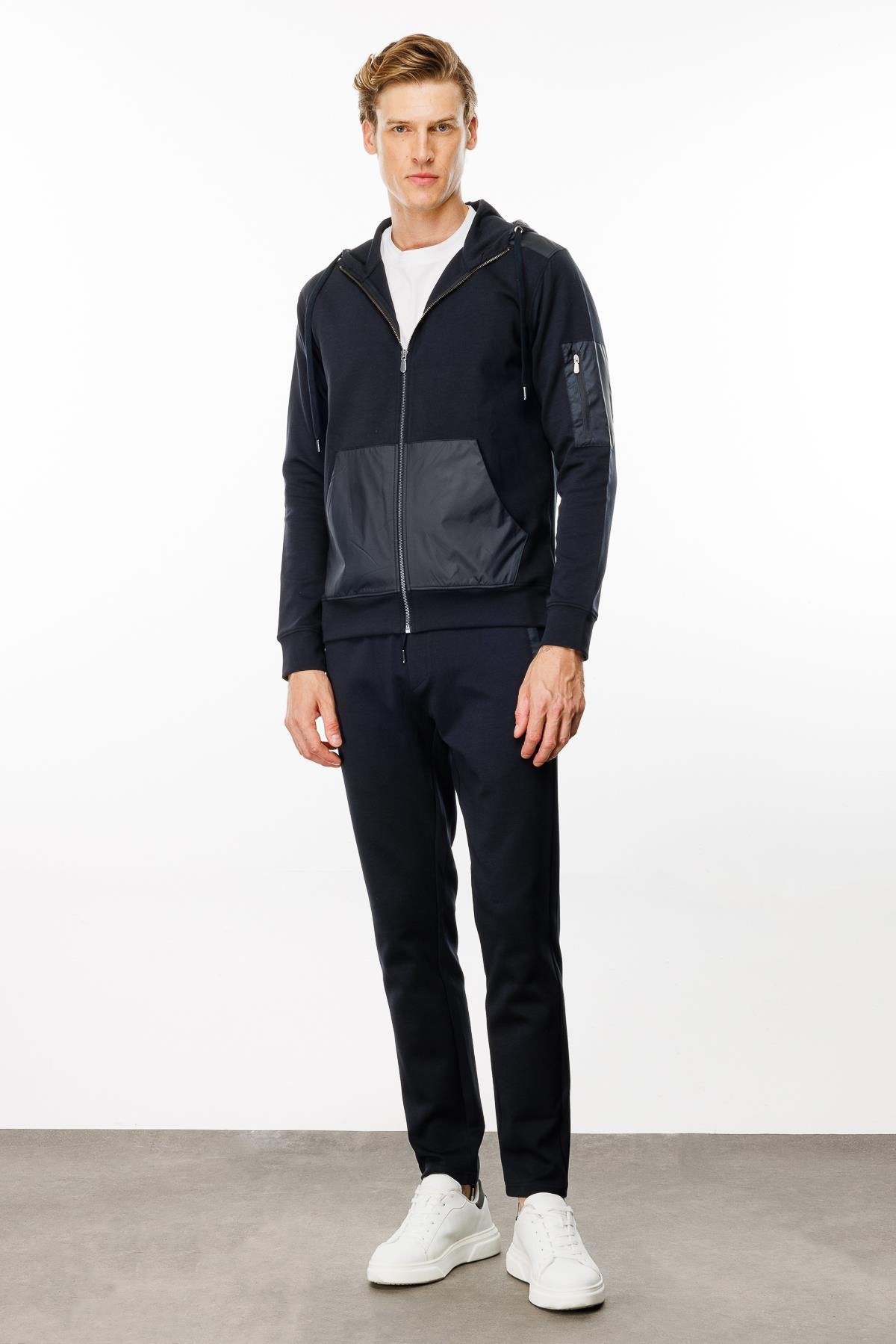 24451Erkek Kapüşonlu Kanguru Cepli Eşofman Üstü Lacivert