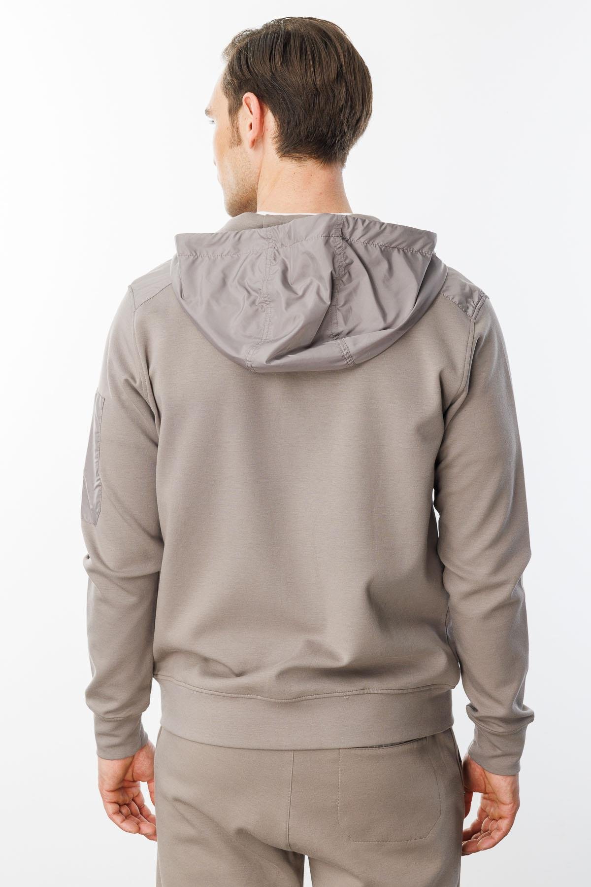 24451Erkek Kapüşonlu Kanguru Cepli Eşofman Üstü Vizon