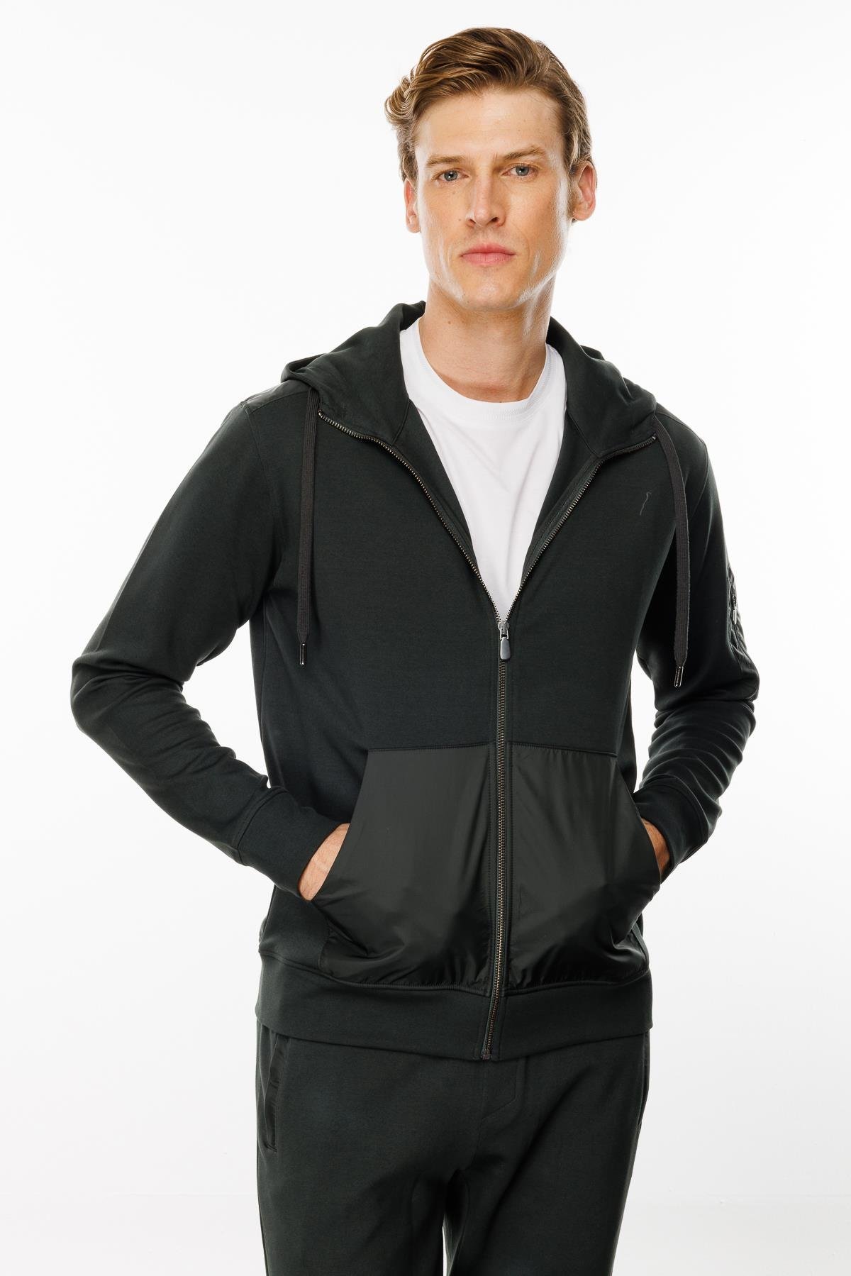 24451Erkek Kapüşonlu Kanguru Cepli Eşofman Üstü Haki