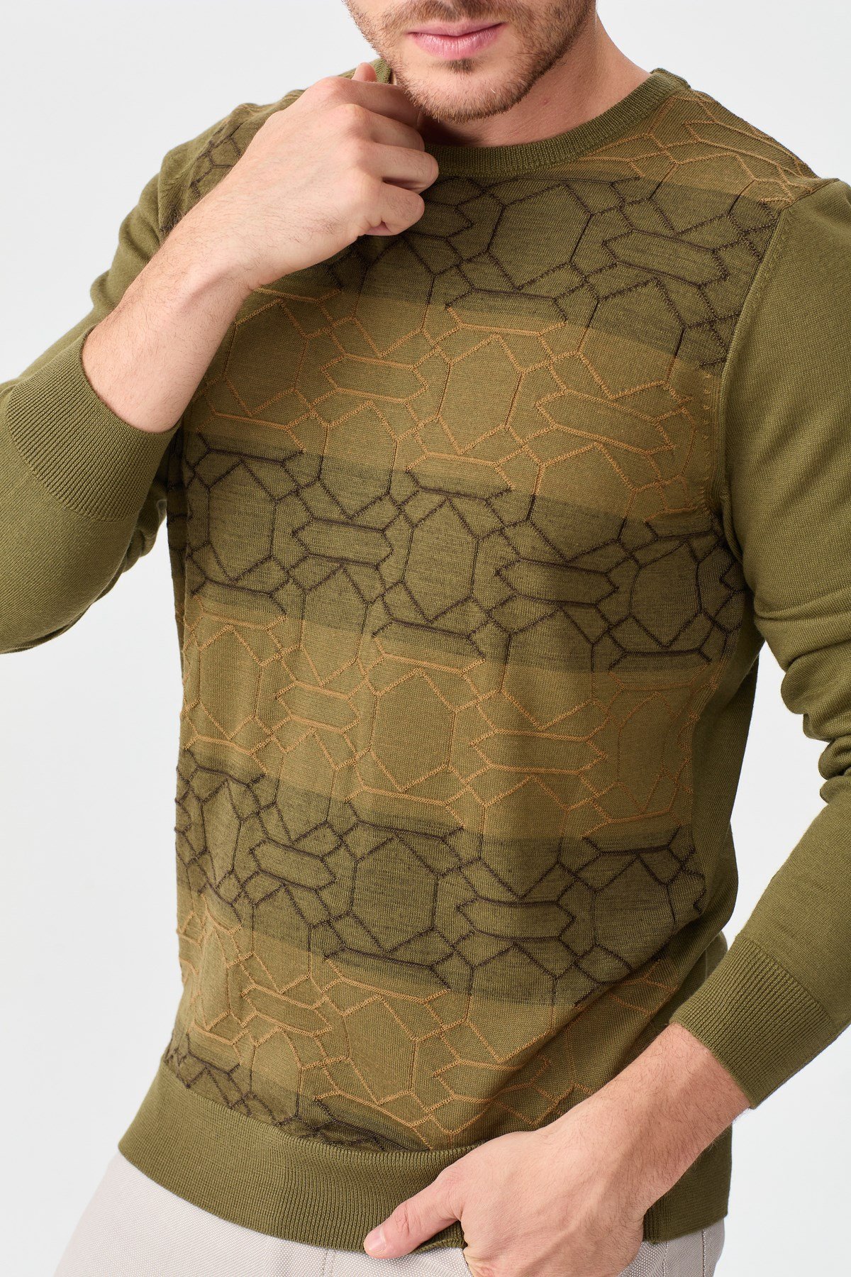 22611Erkek Önü Desenli Yün Kazak A.Haki