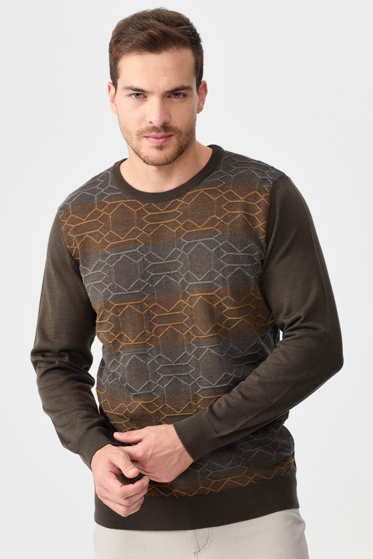 22611Erkek Önü Desenli Yün Kazak D.Kahve