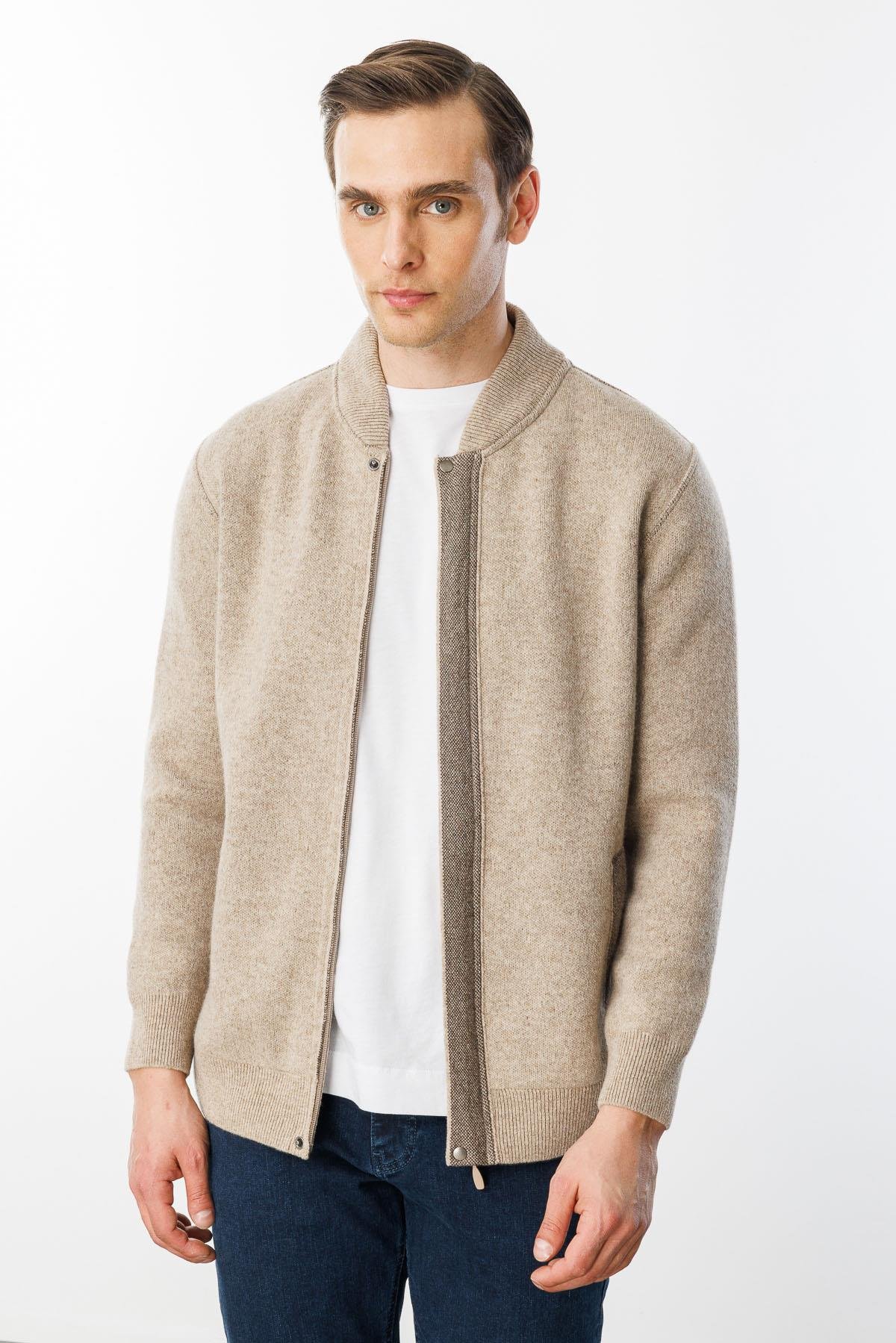 22523Мужское пальто из шерстяного трикотажа Темно-бежевый