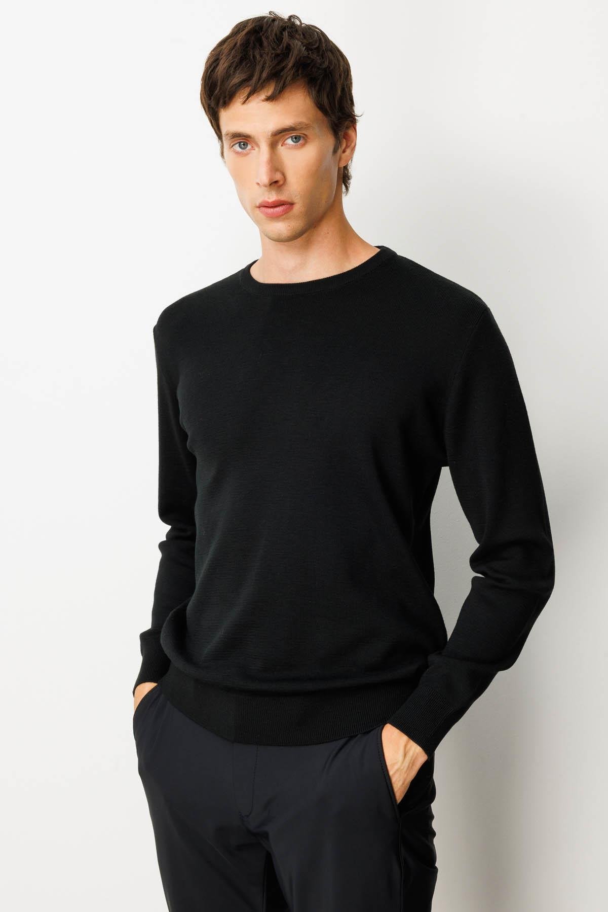 25600Erkek Polo Yaka Çelik Örgü Yün Kazak Siyah