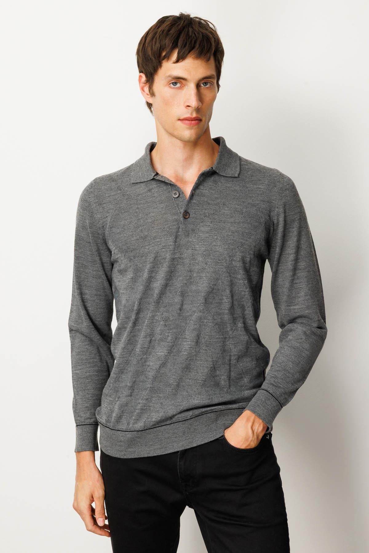 25606Erkek Polo Yaka Çizgili Baklavalı Yün Kazak Füme