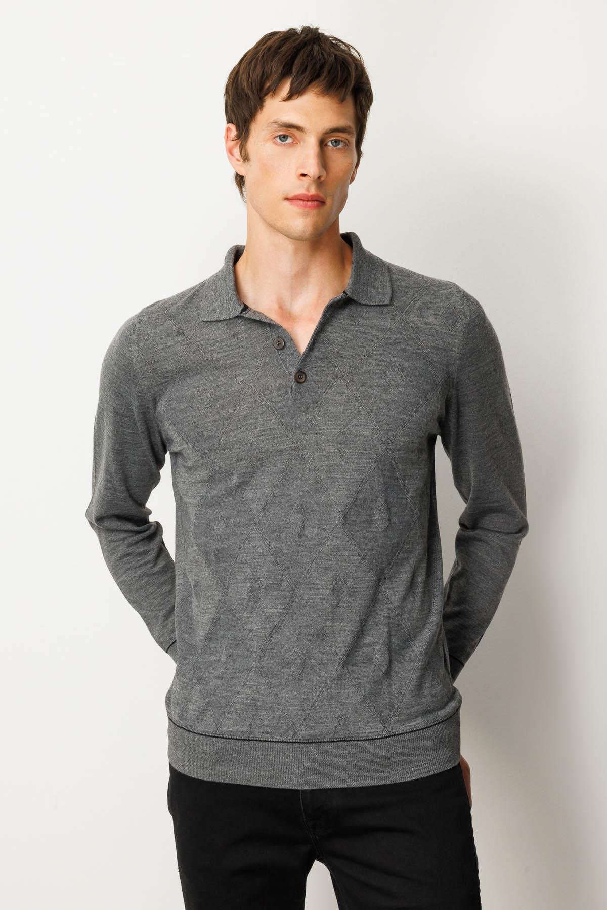 25606Erkek Polo Yaka Çizgili Baklavalı Yün Kazak Füme