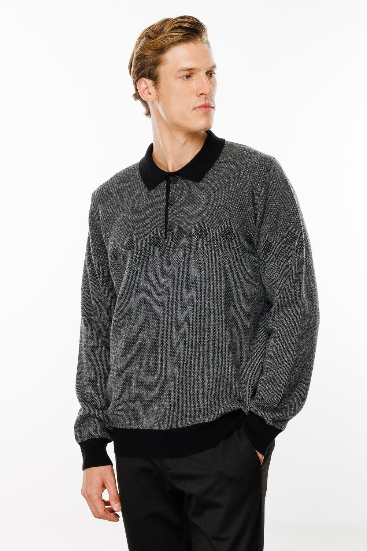 24520Erkek Polo Yaka Göğsü Baklava Desenli Yün Kazak Siyah