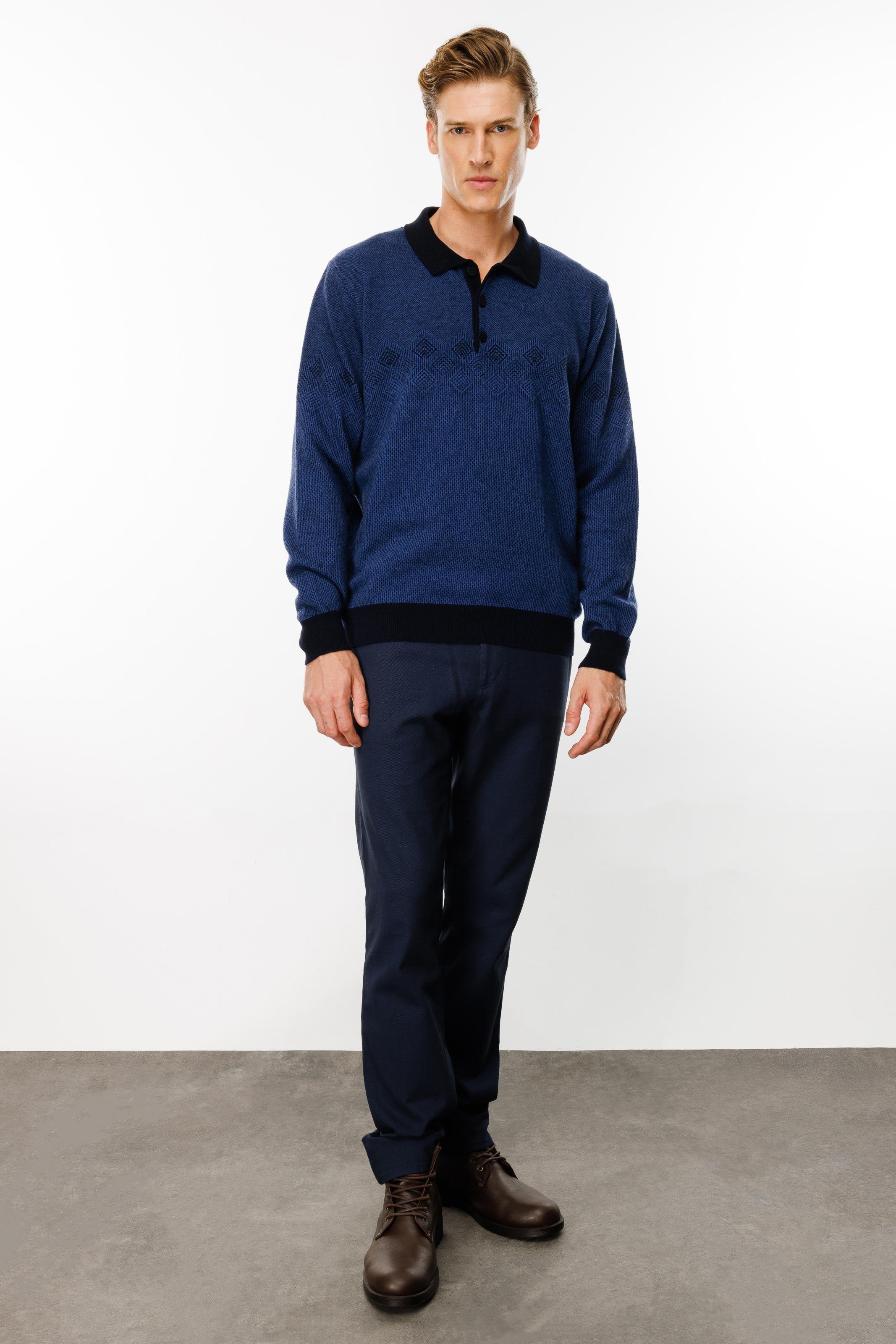 24520Erkek Polo Yaka Göğsü Baklava Desenli Yün Kazak K.Lacivert