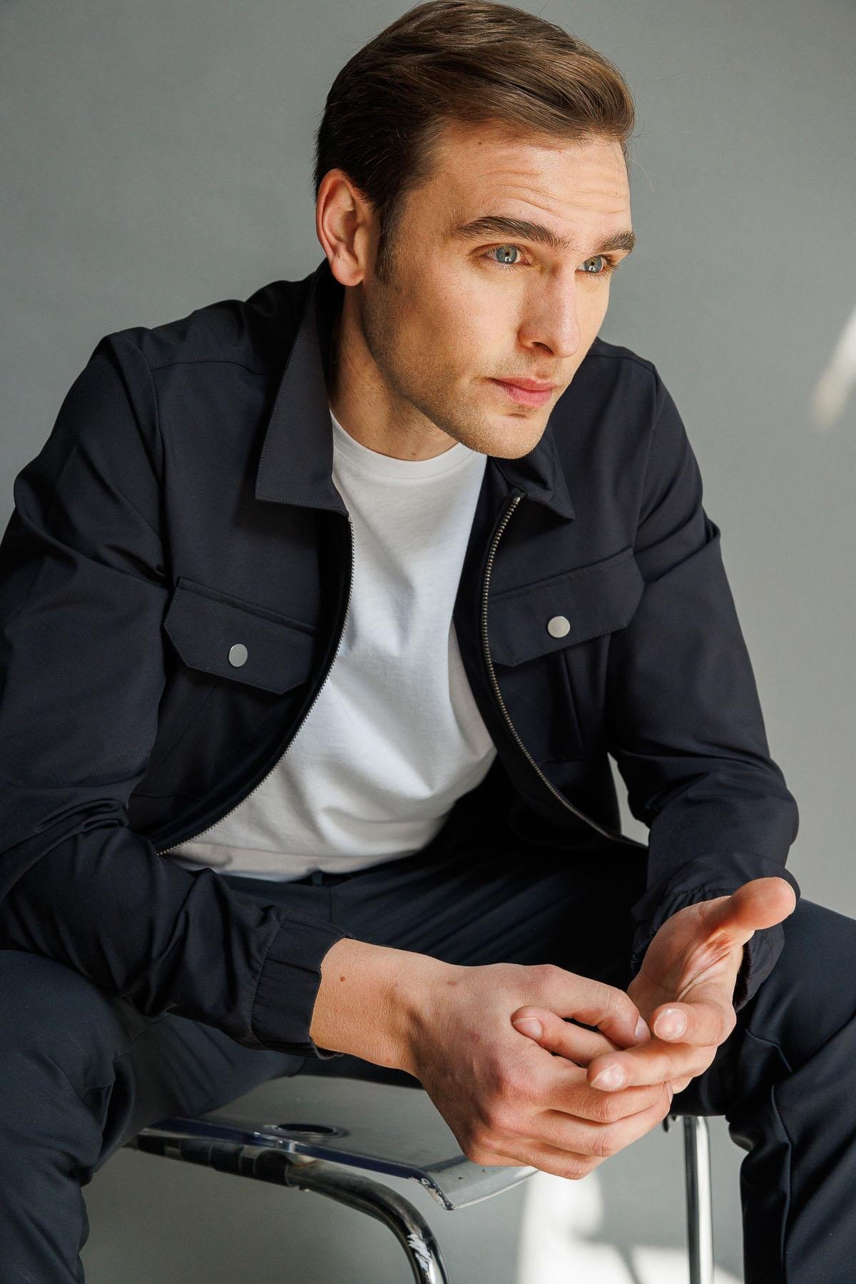 25440Erkek Polo Yaka Göğsü Cepli Mont Siyah