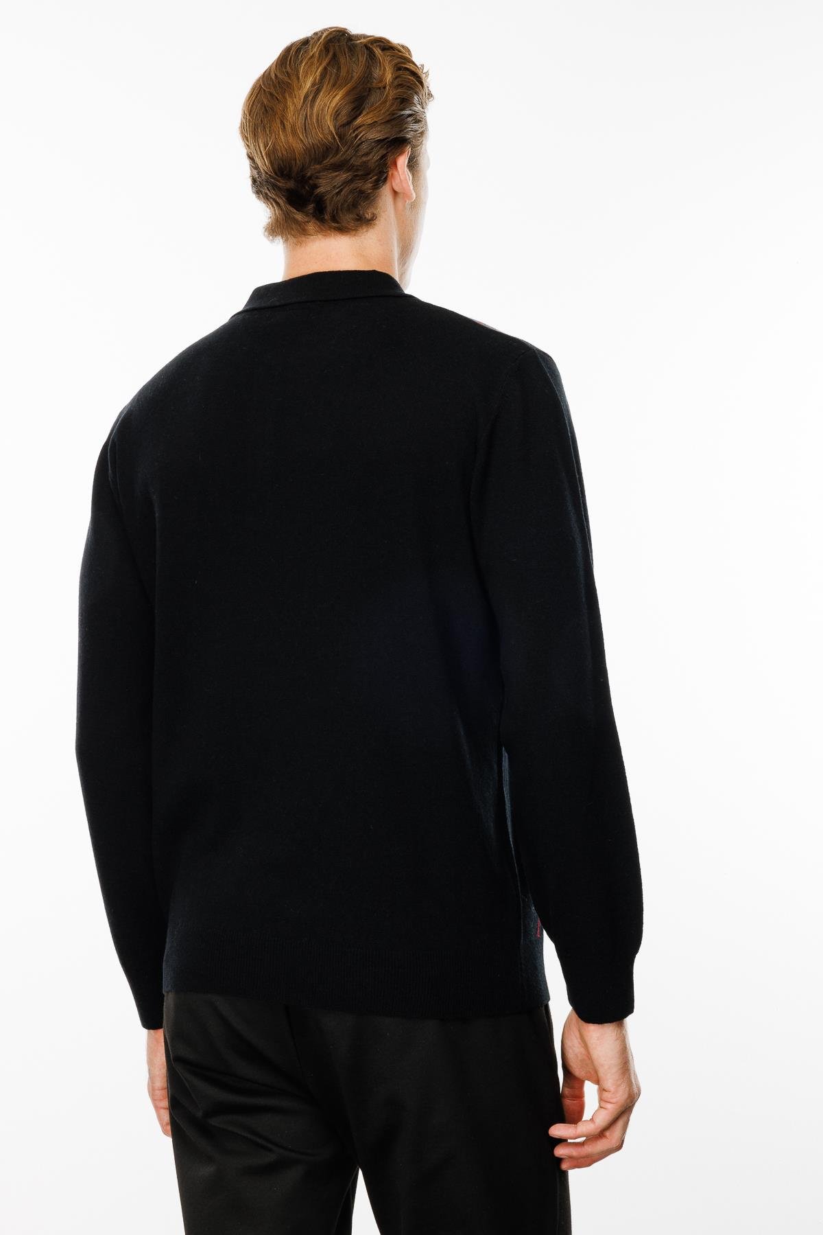 24513Erkek Polo Yaka Önü Baklaca Desenli Yün Kazak Siyah