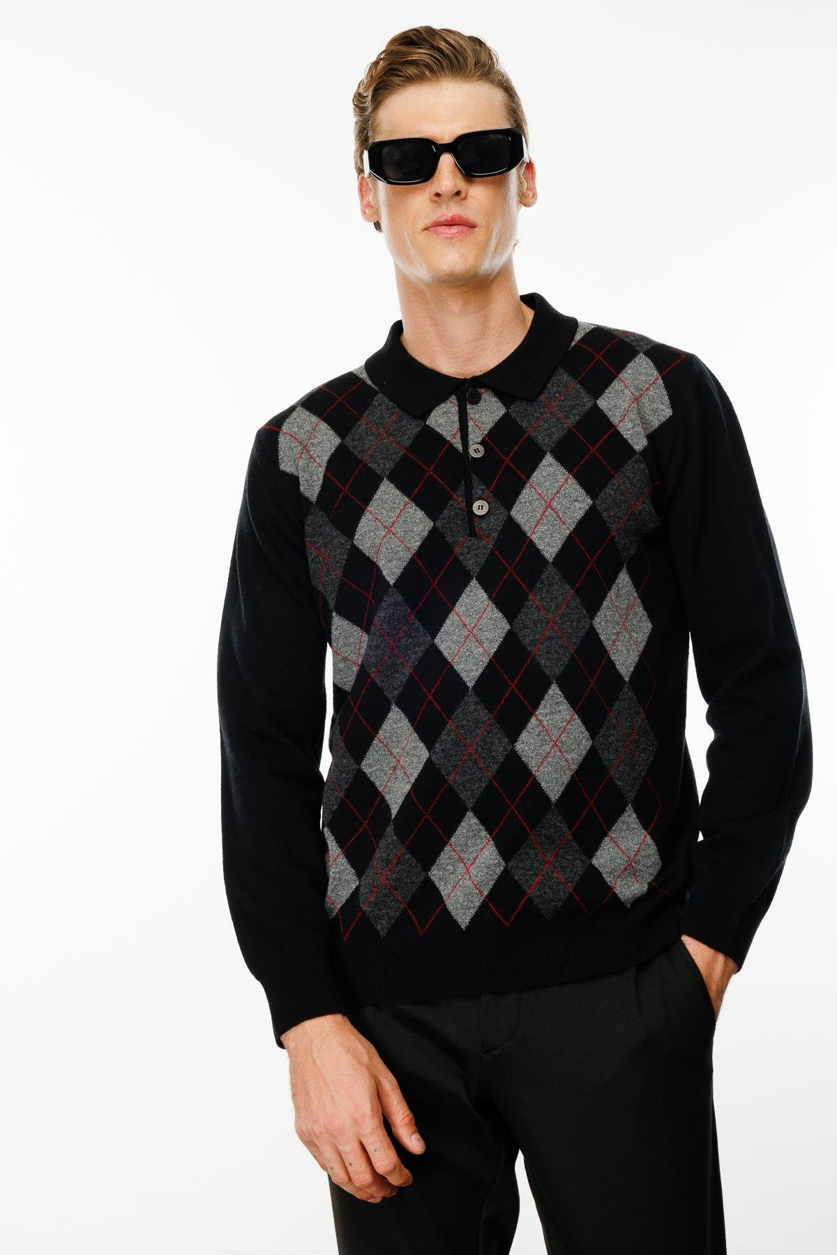 24513Erkek Polo Yaka Önü Baklaca Desenli Yün Kazak Siyah