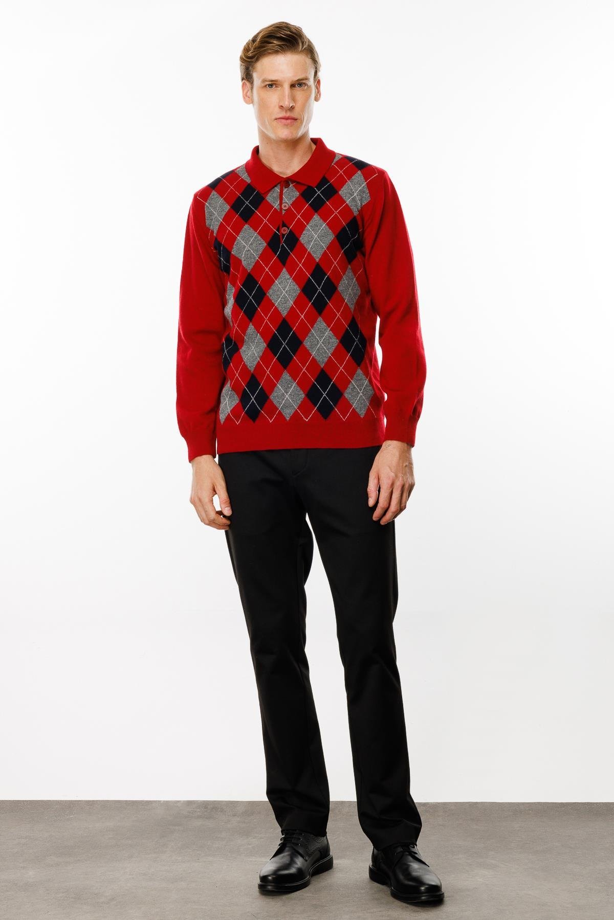 24513Erkek Polo Yaka Önü Baklaca Desenli Yün Kazak K.Kırmızı