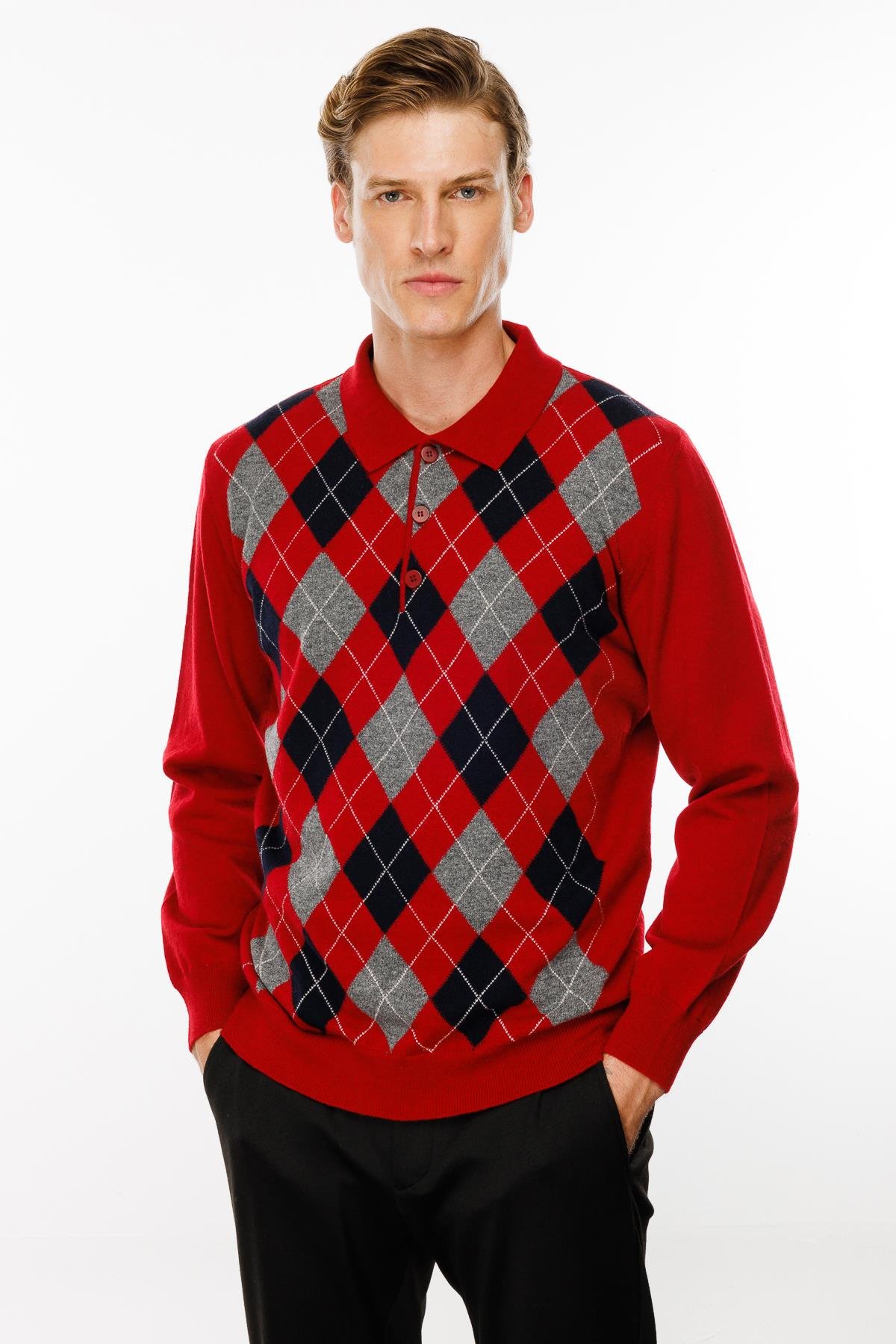 24513Erkek Polo Yaka Önü Baklaca Desenli Yün Kazak K.Kırmızı