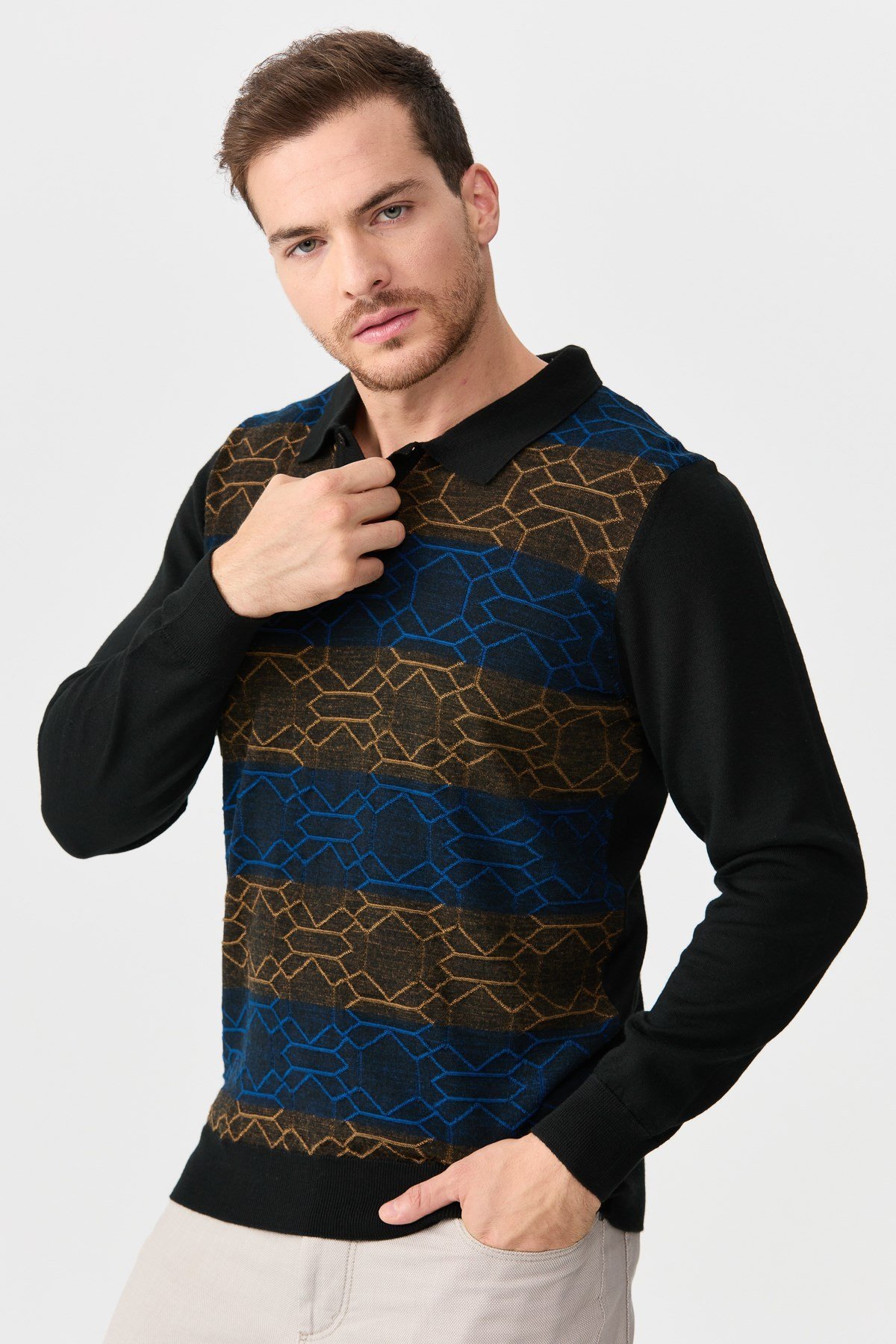 22613Erkek Polo Yaka Önü Desenli Kazak Siyah