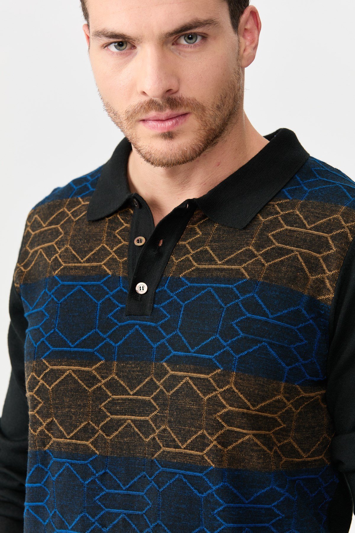 22613Erkek Polo Yaka Önü Desenli Kazak Siyah