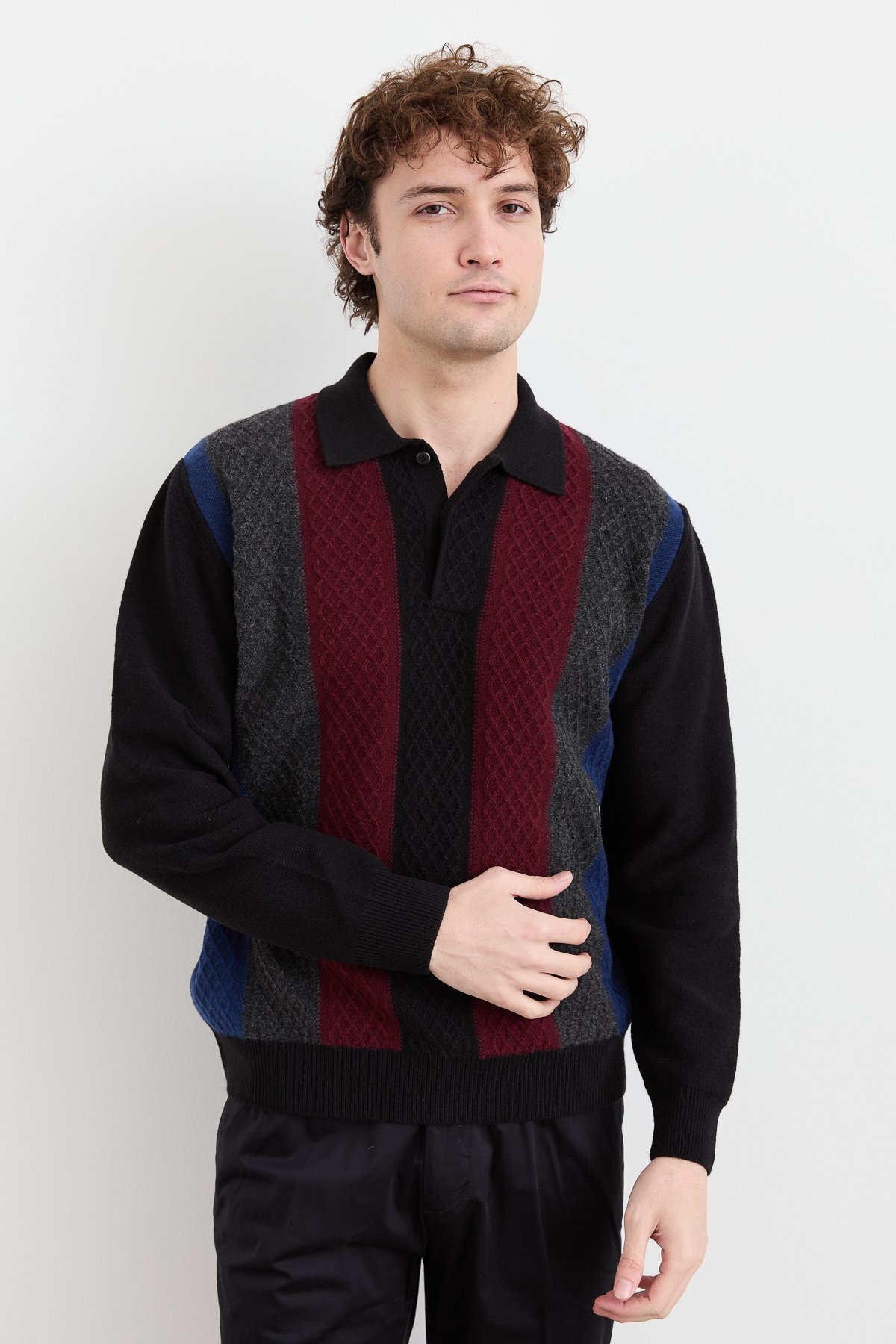 23507Erkek Polo Yaka Önü Desenli Yün Kazak Siyah