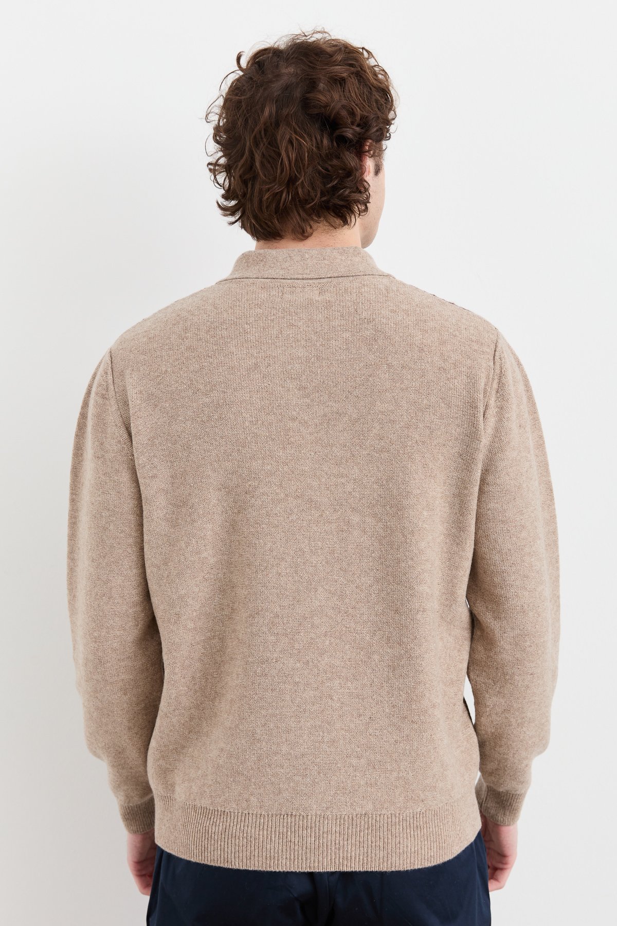 23507Erkek Polo Yaka Önü Desenli Yün Kazak K.Bej