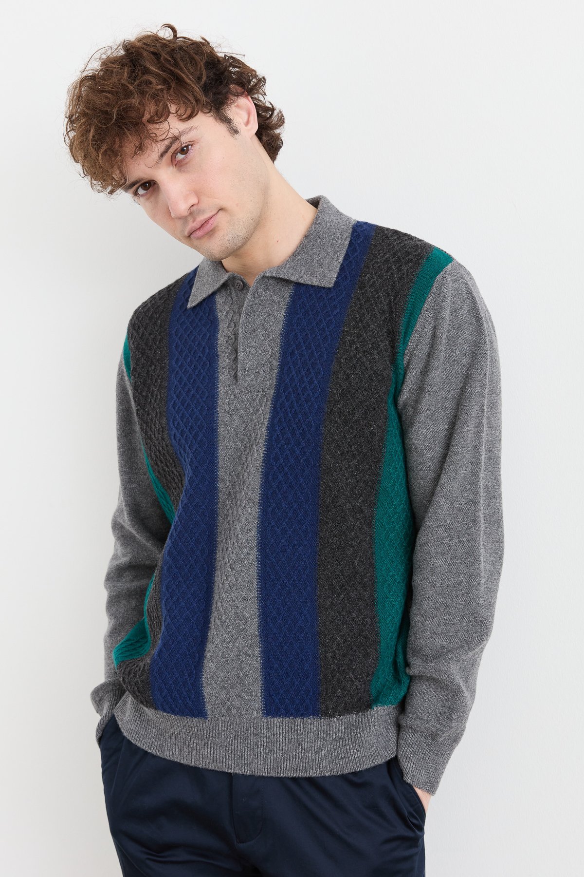 23507Erkek Polo Yaka Önü Desenli Yün Kazak Füme