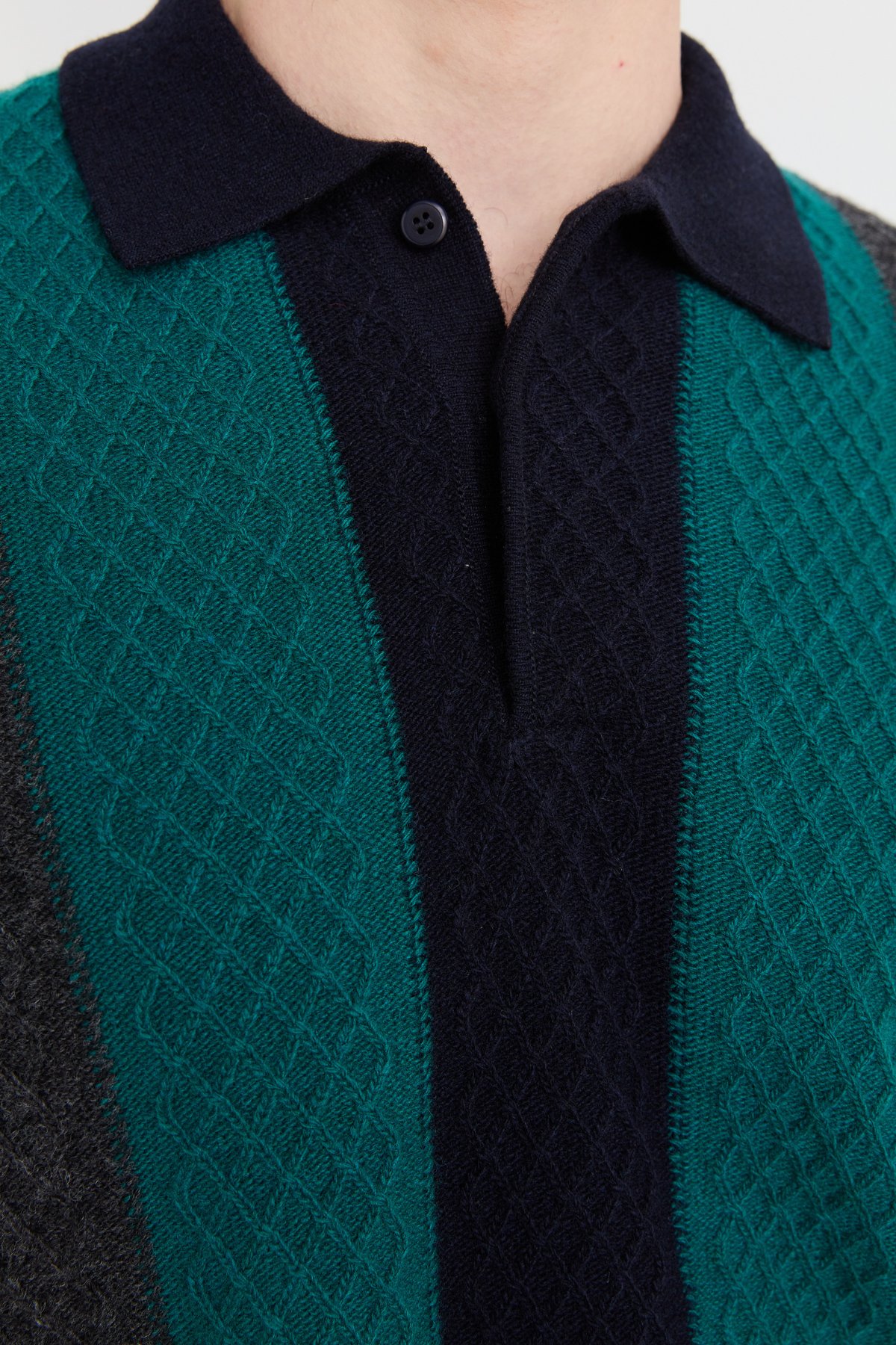 23507Erkek Polo Yaka Önü Desenli Yün Kazak K.Lacivert