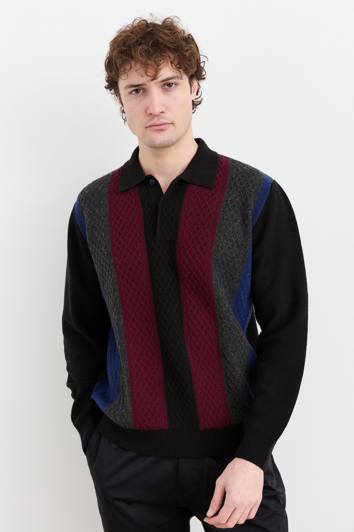 23507Erkek Polo Yaka Önü Desenli Yün Kazak Siyah