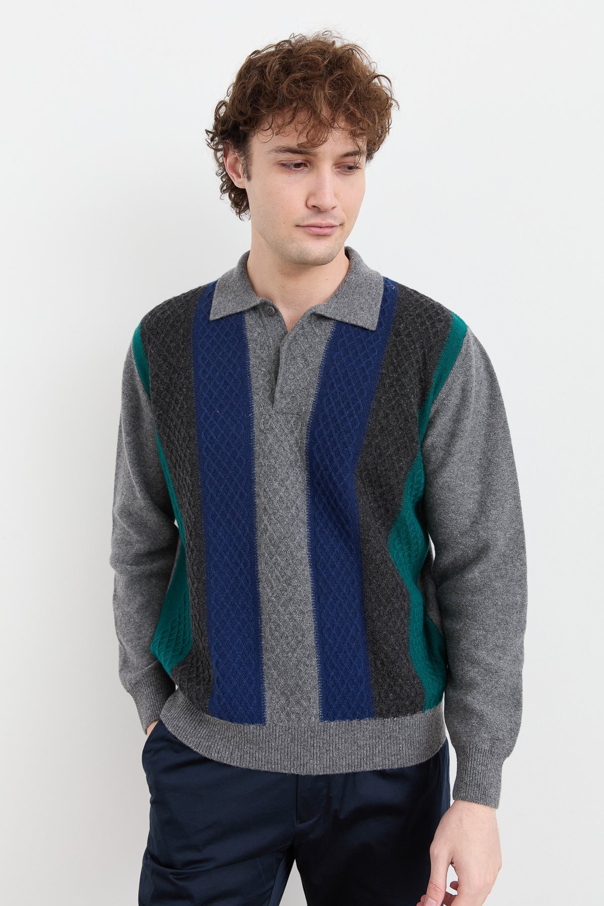 23507Erkek Polo Yaka Önü Desenli Yün Kazak Füme