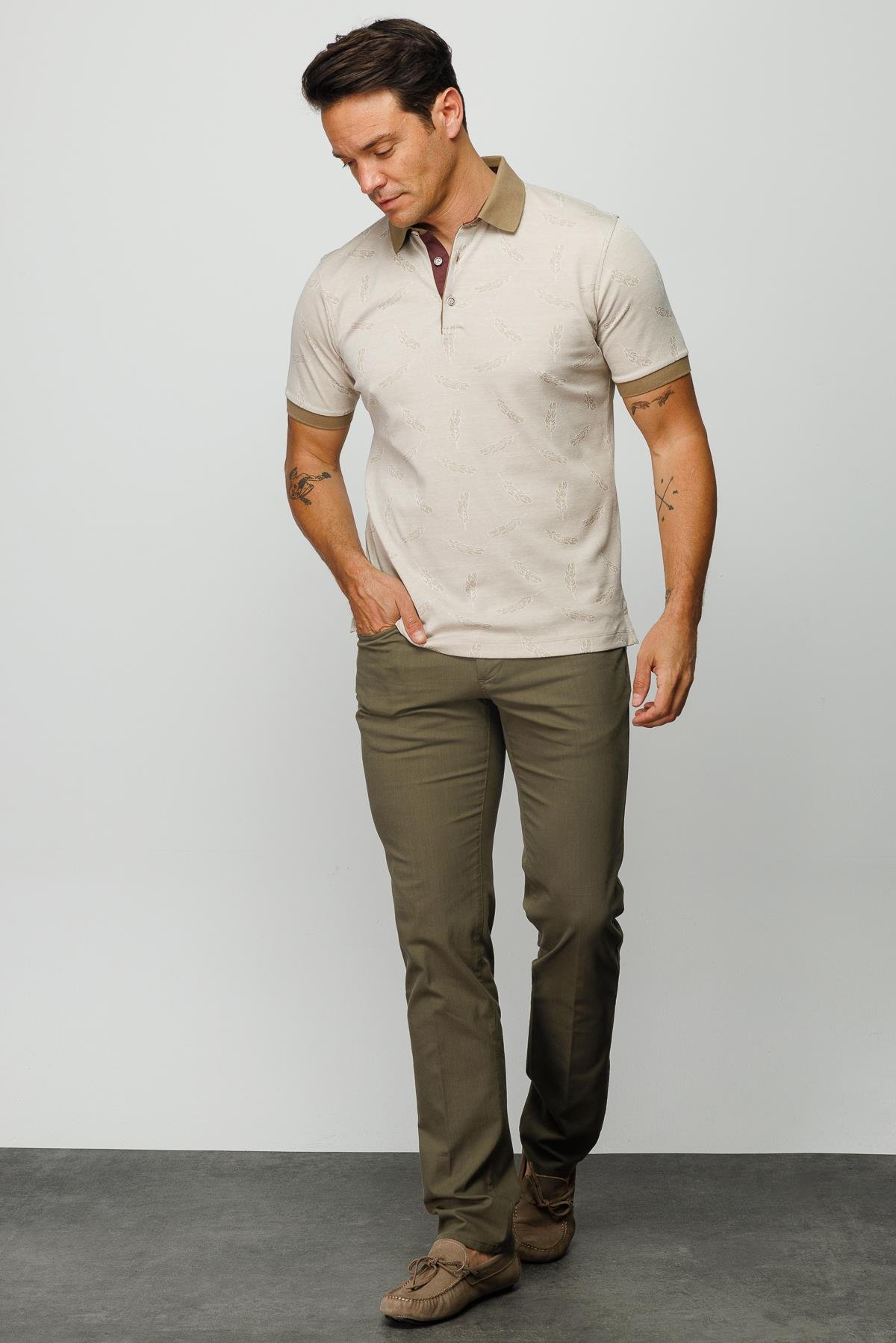 825Erkek Polo Yaka Tüy Desenli T-shirt Bej