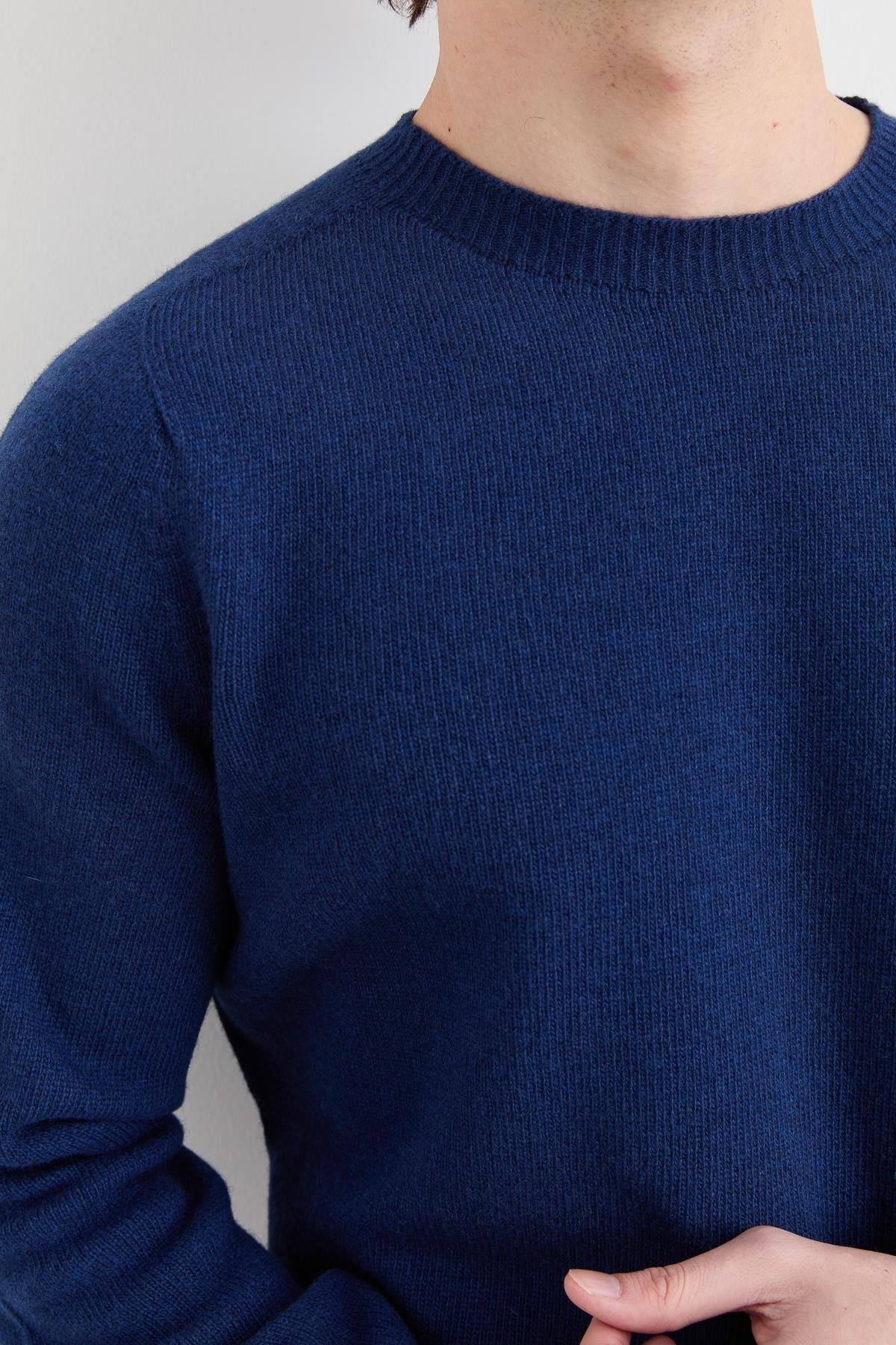 23525Erkek Sıfır Yaka Basic Yün Kazak İndigo