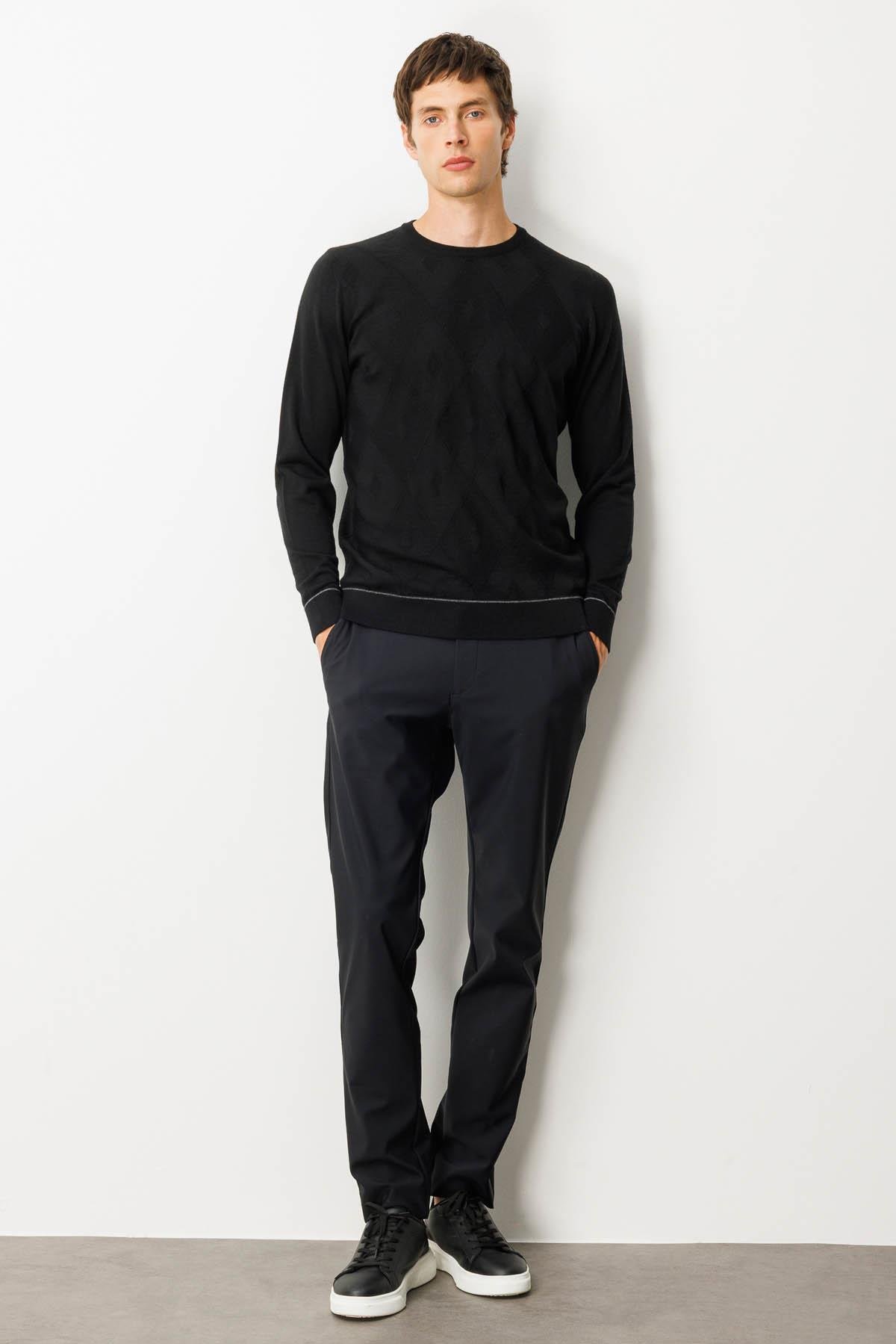 25603Erkek Sıfır Yaka Çizgili Baklavalı Yün Kazak Siyah