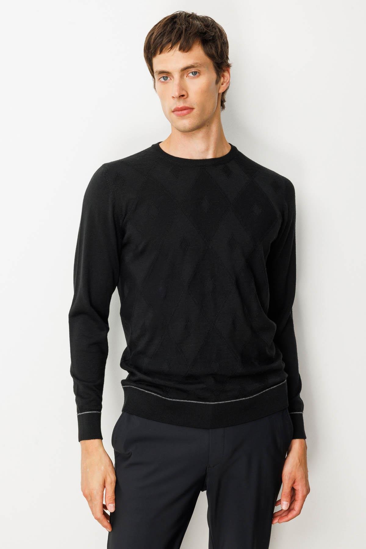 25603Erkek Sıfır Yaka Çizgili Baklavalı Yün Kazak Siyah