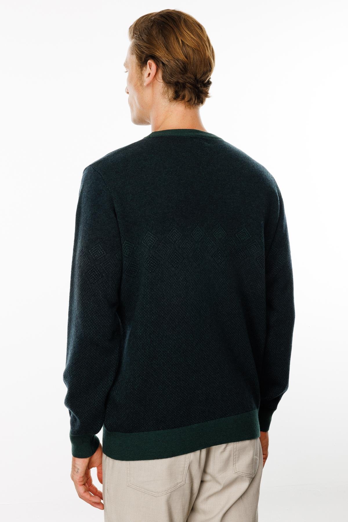 24519Erkek Sıfır Yaka Göğsü Baklava Desenli Yün Kazak Yeşil