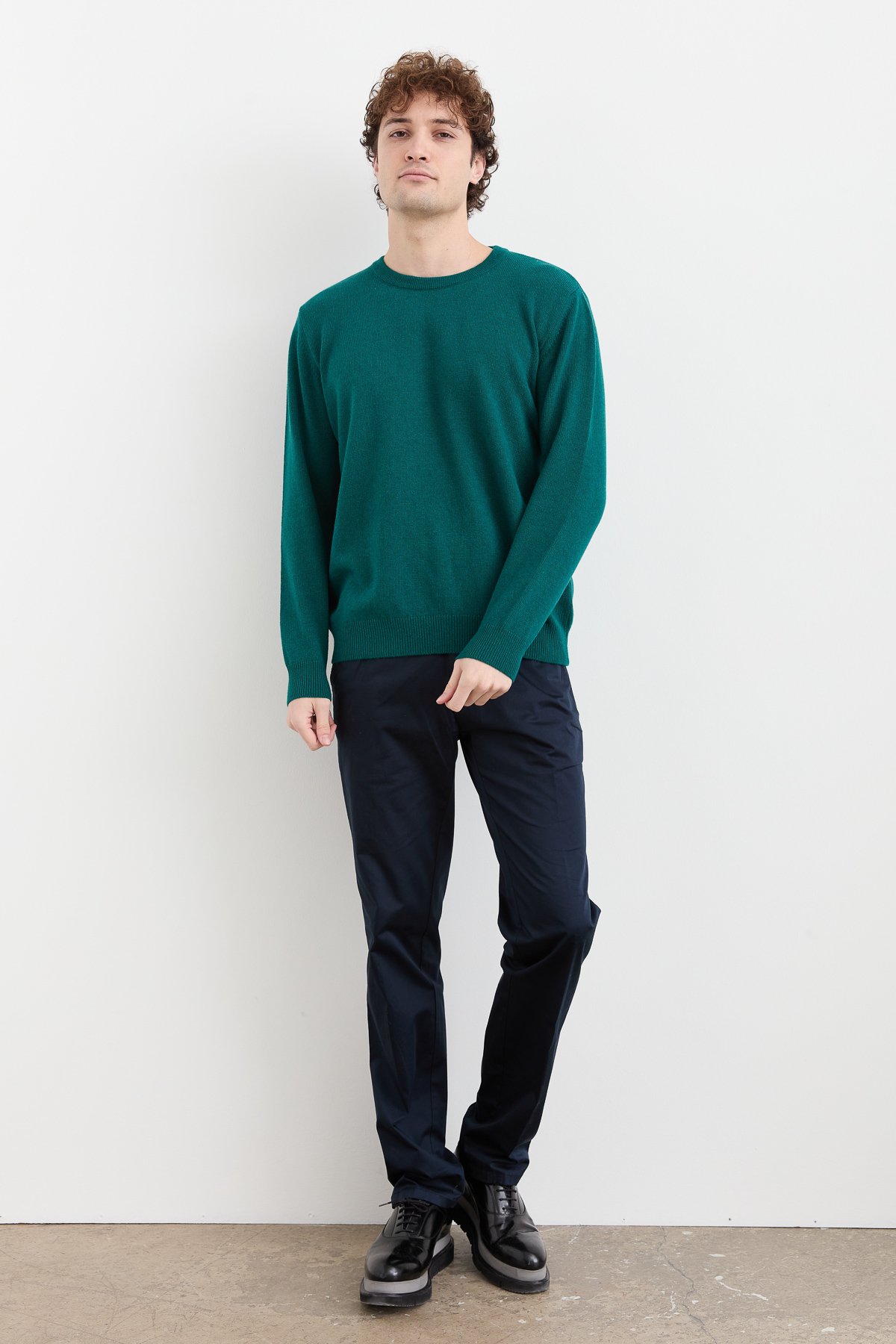 22581Erkek Sıfır Yaka Klasik Yün Kazak K.Ö.başı