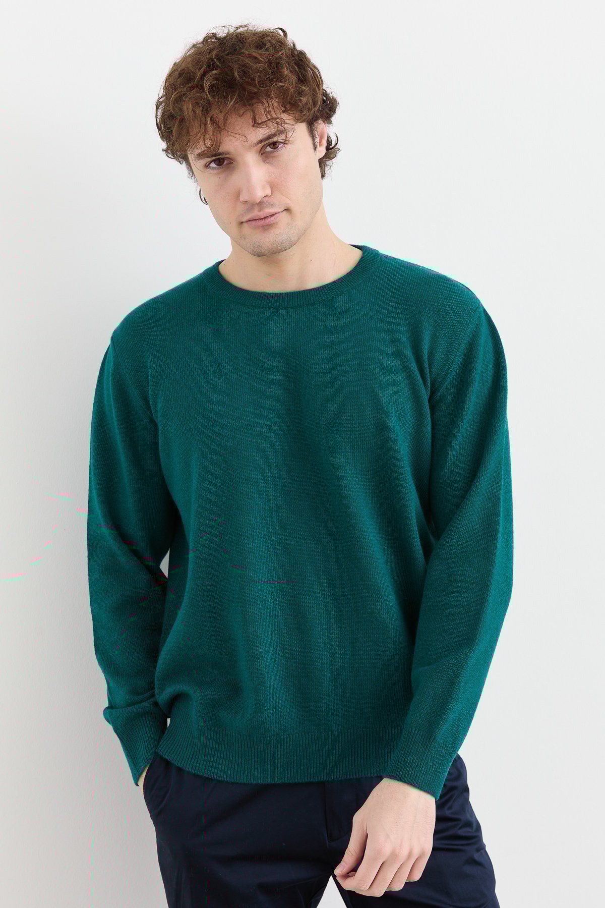 22581Erkek Sıfır Yaka Klasik Yün Kazak K.Ö.başı