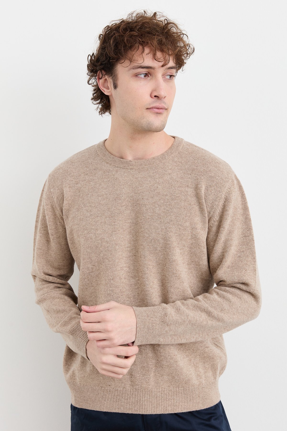 22581Erkek Sıfır Yaka Klasik Yün Kazak K.Bej