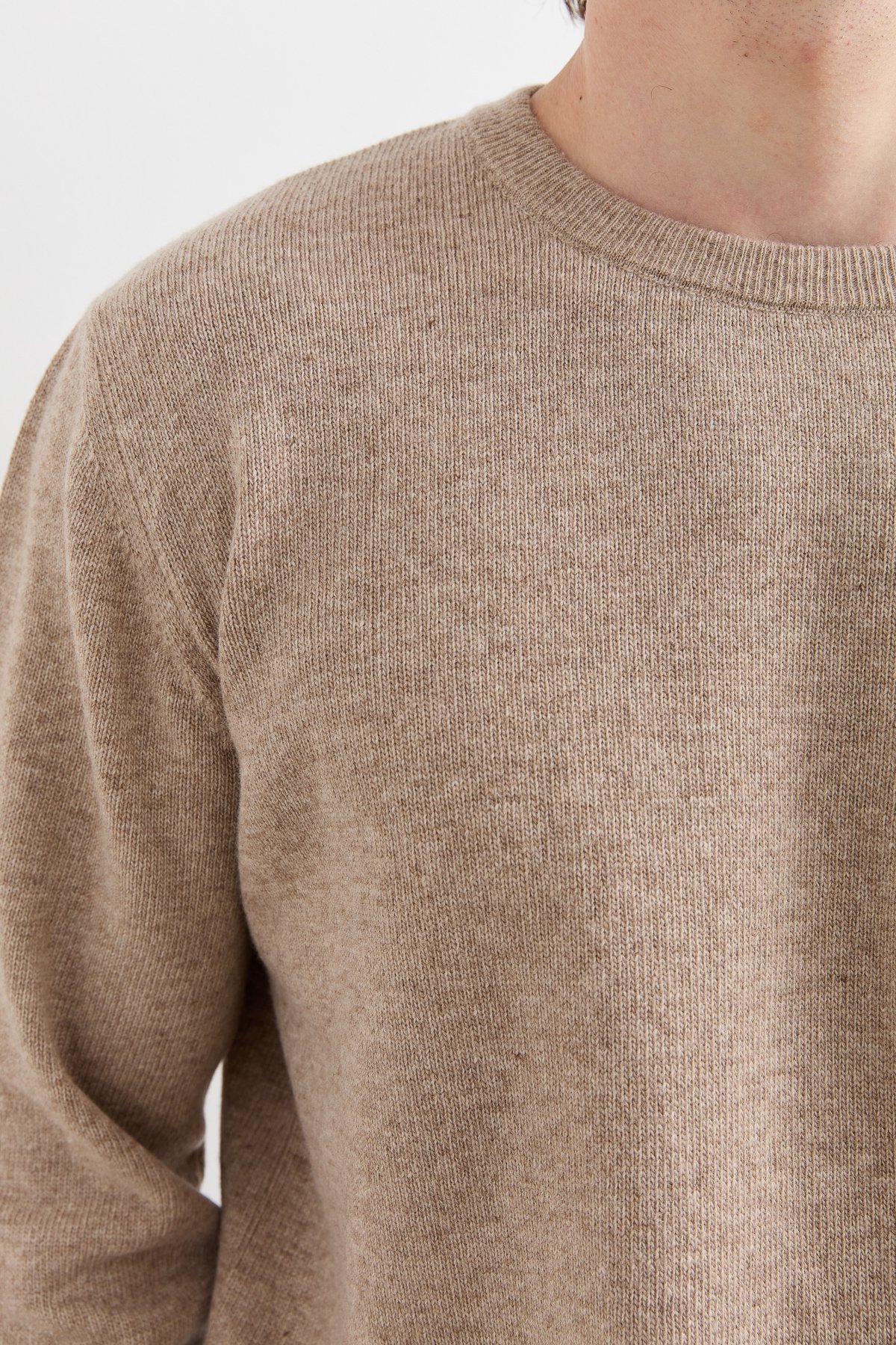 22581Erkek Sıfır Yaka Klasik Yün Kazak K.Bej