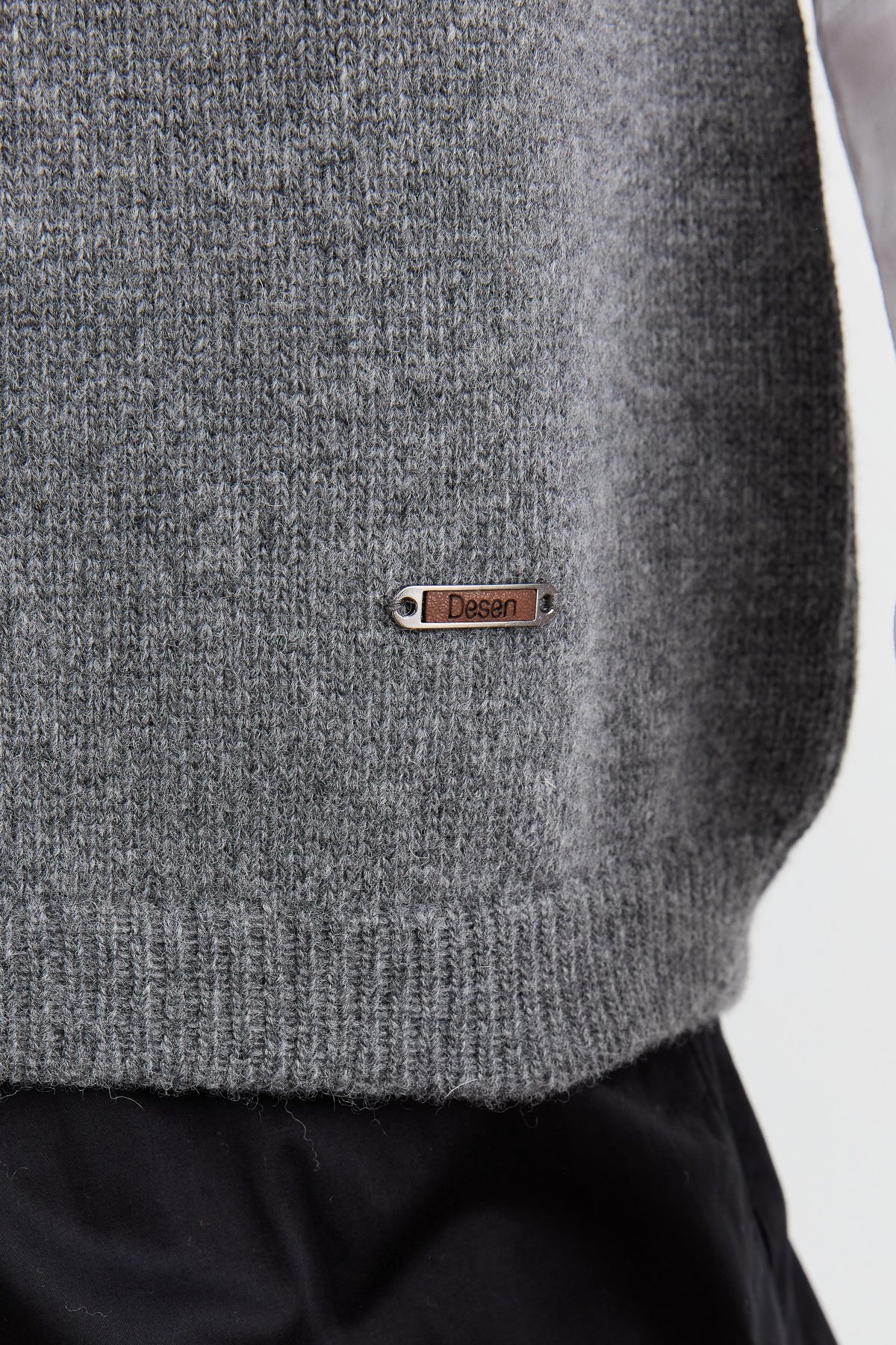 23503Erkek Sıfır Yaka Klasik Yün Süveter Füme