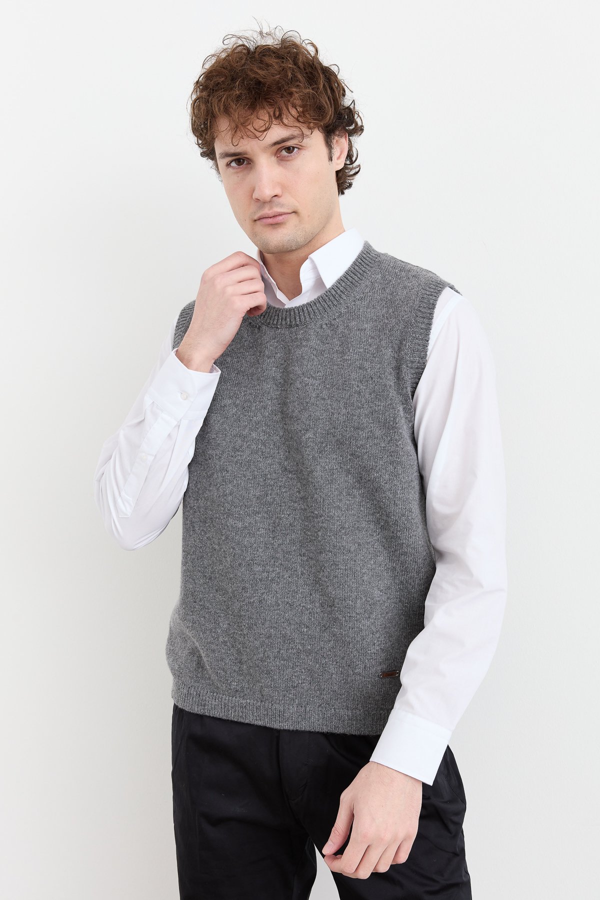 23503Erkek Sıfır Yaka Klasik Yün Süveter Füme