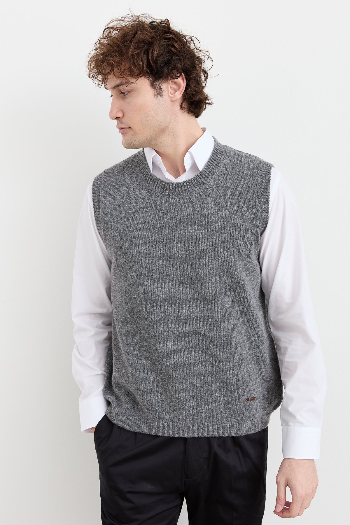 23503Erkek Sıfır Yaka Klasik Yün Süveter Füme