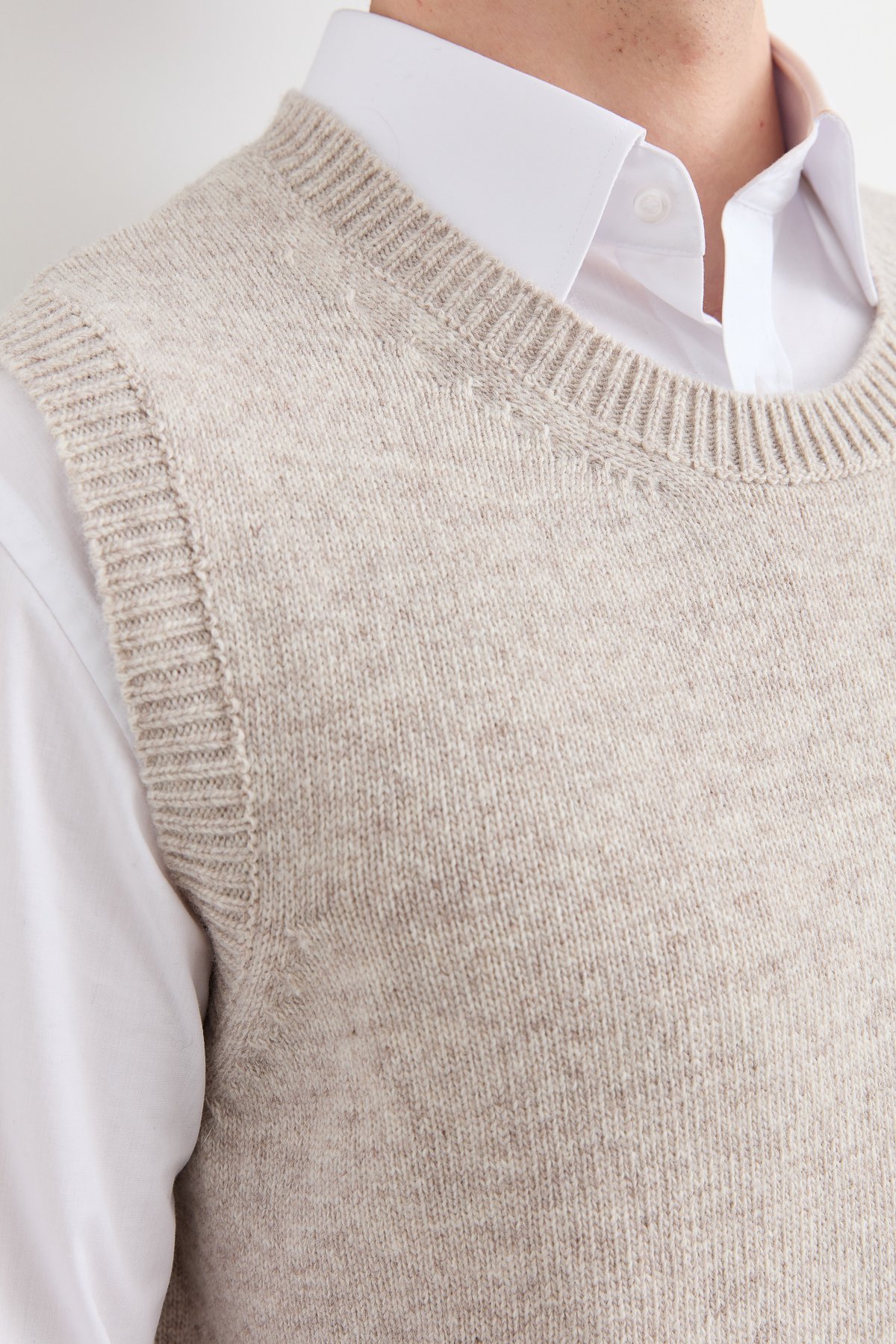 23503Erkek Sıfır Yaka Klasik Yün Süveter V.Bej