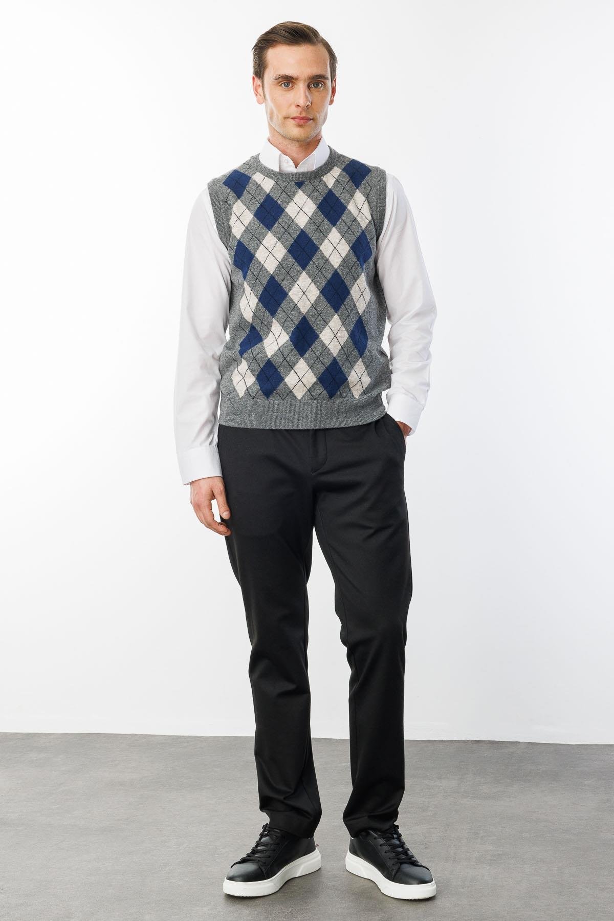 24509Erkek Sıfır Yaka Önü Baklava Desenli Yün Süveter Füme