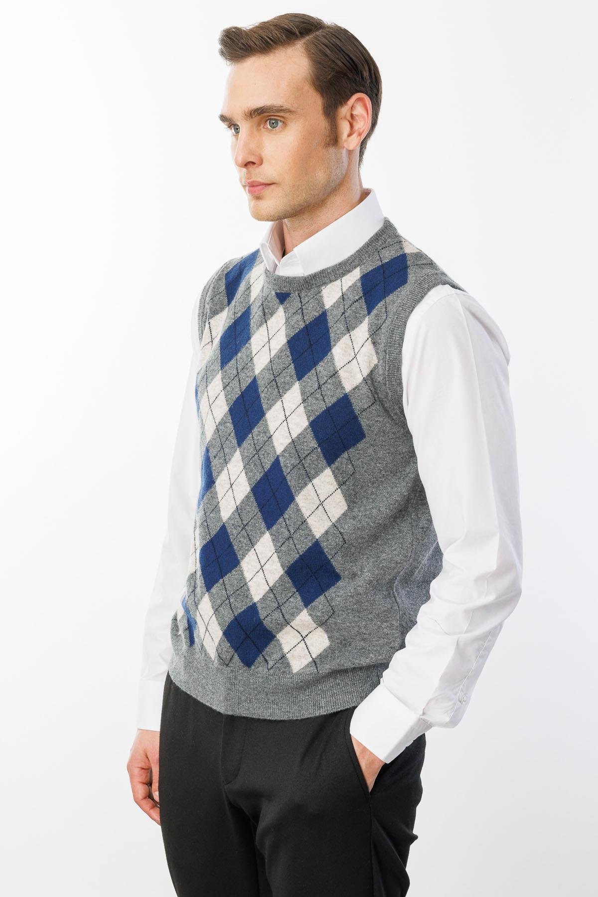 24509Erkek Sıfır Yaka Önü Baklava Desenli Yün Süveter Füme